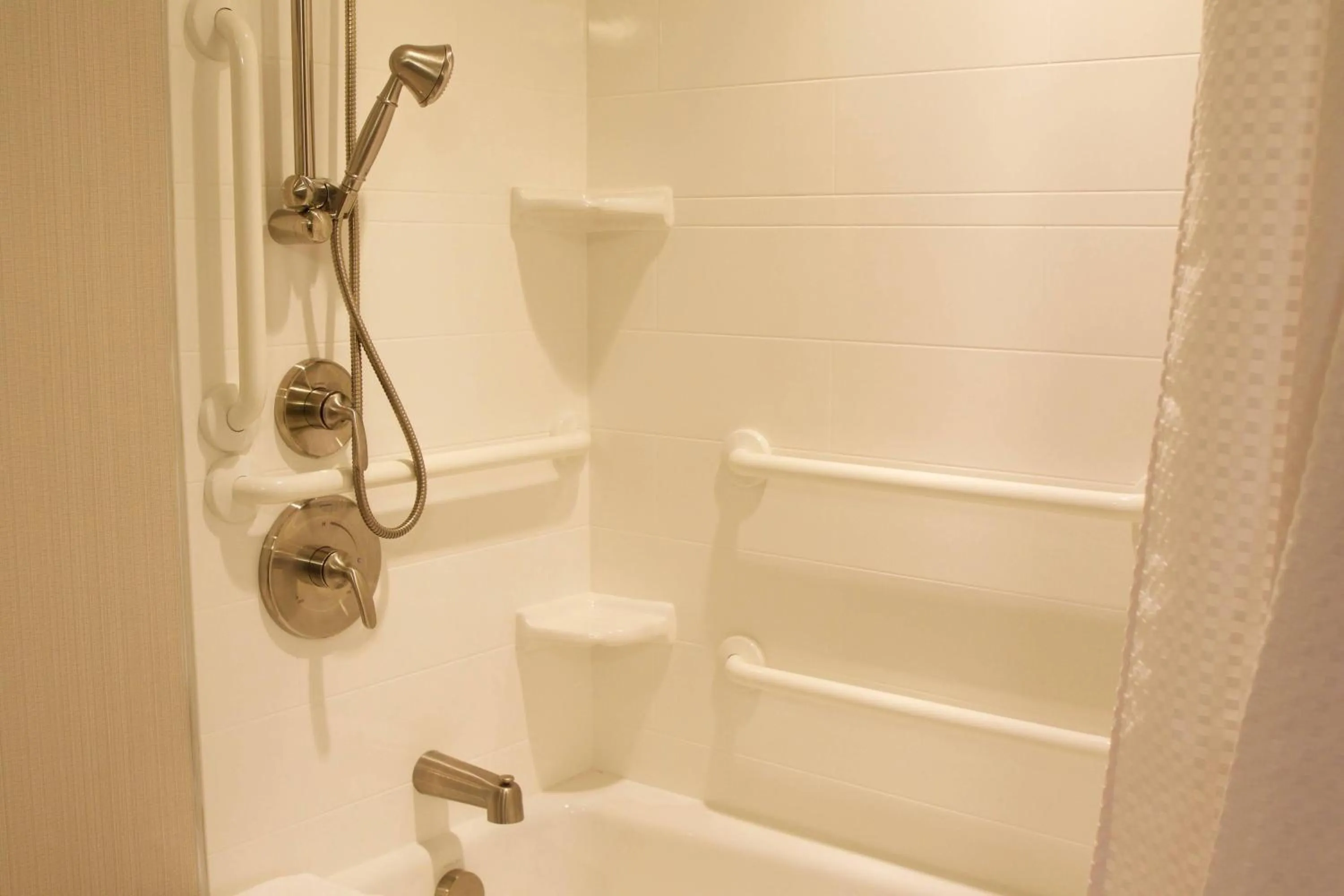 Bathroom in Courtyard by Marriott Asheville Airport