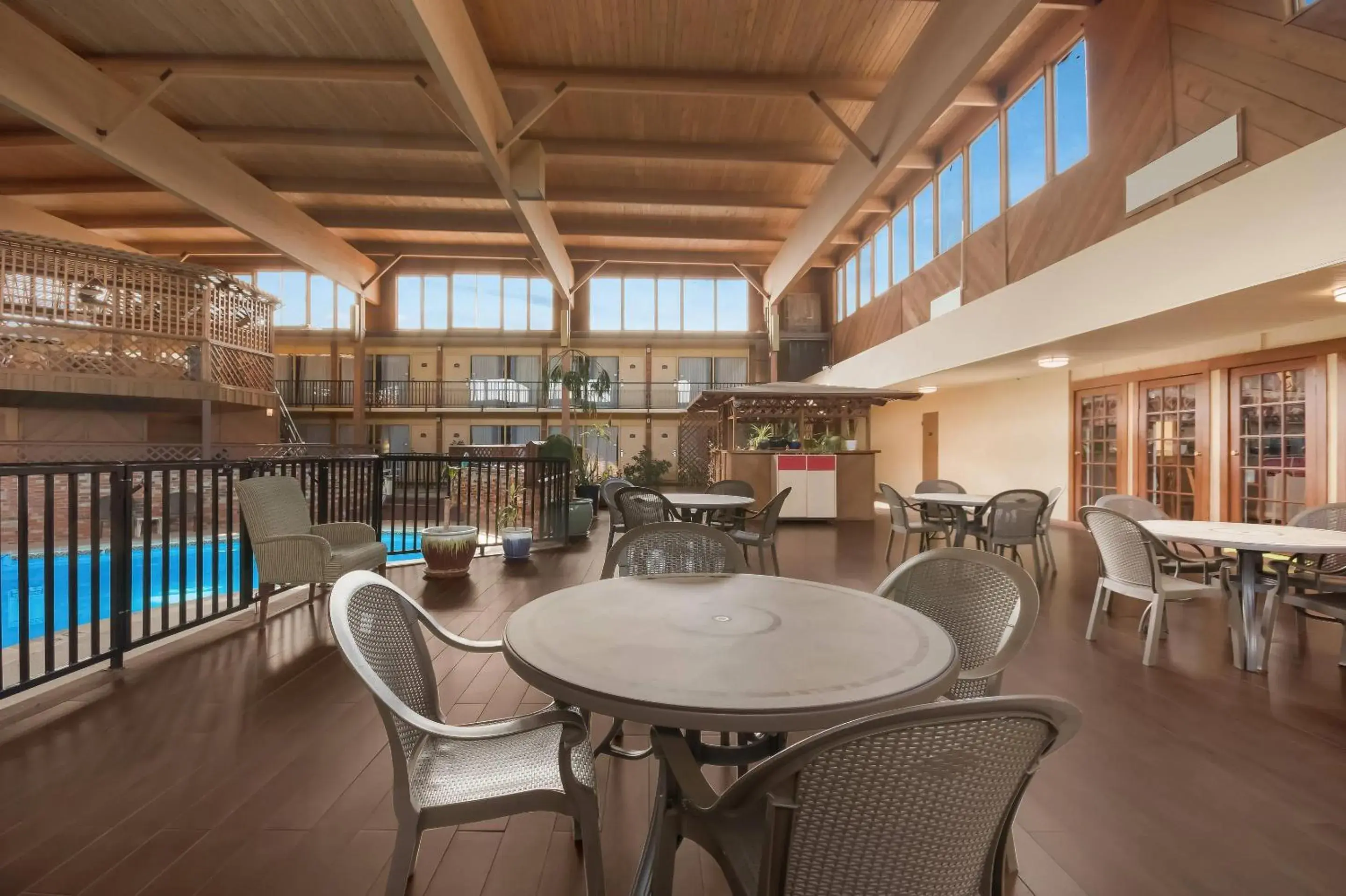 Swimming pool in Quality Inn Chickasha Swimming pool in Quality Inn Chickasha