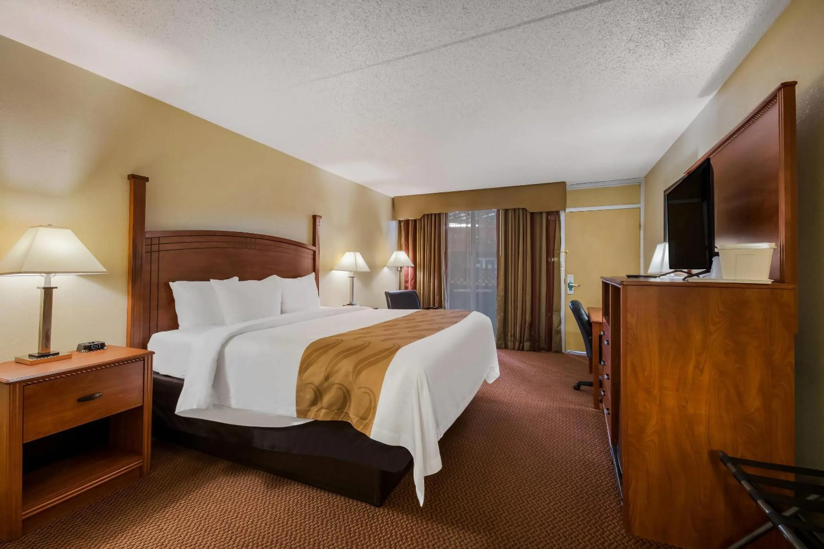 Bedroom, Bed in Quality Inn Chickasha