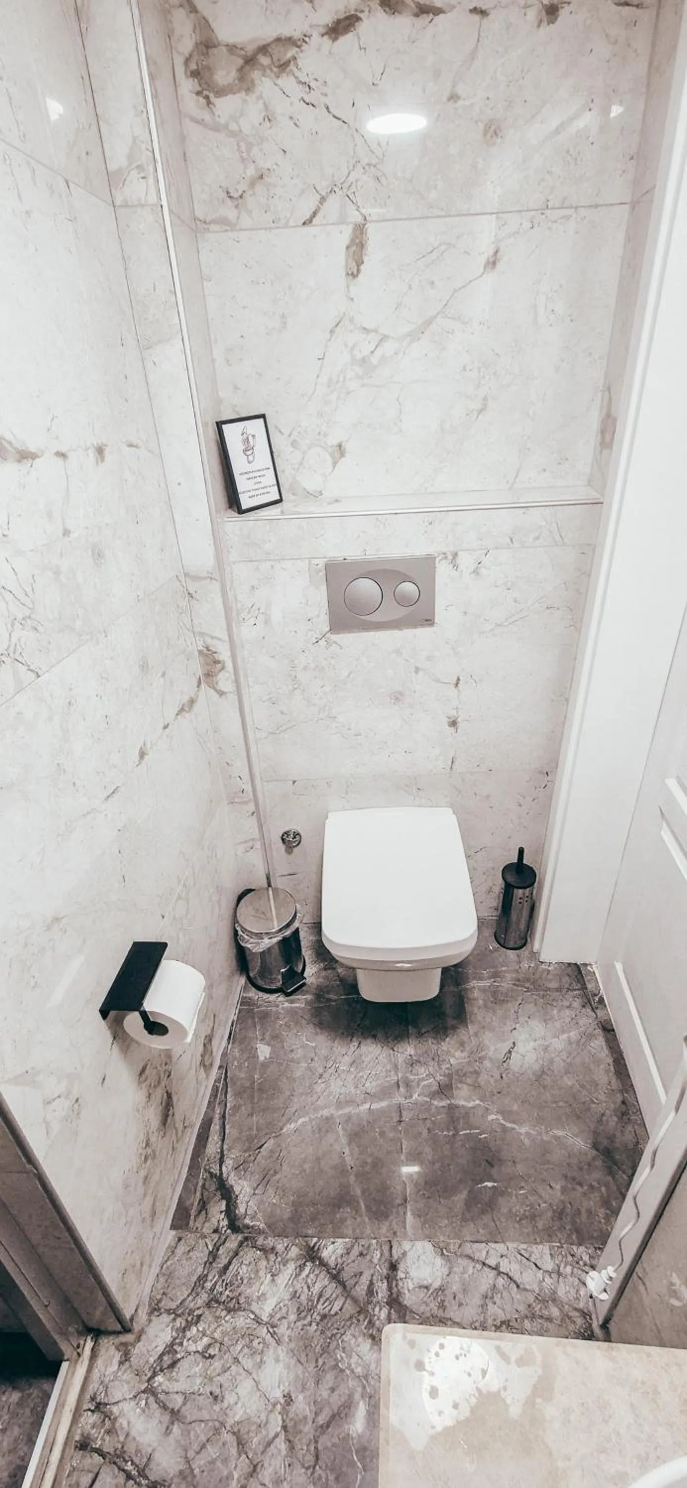 Toilet in La Luna Otel Cunda