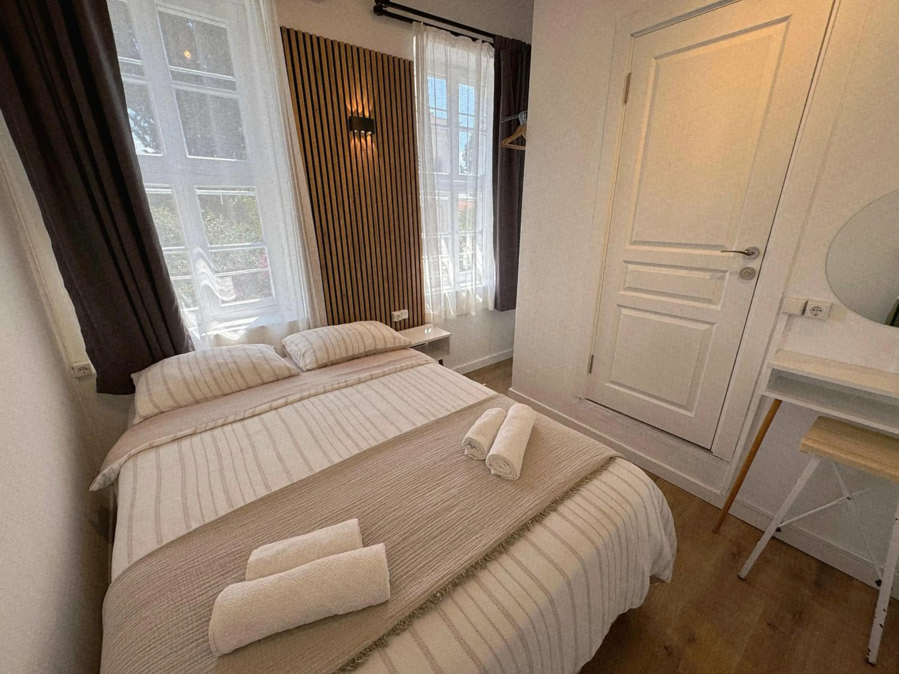 Photo of the whole room, Bed in La Luna Otel Cunda