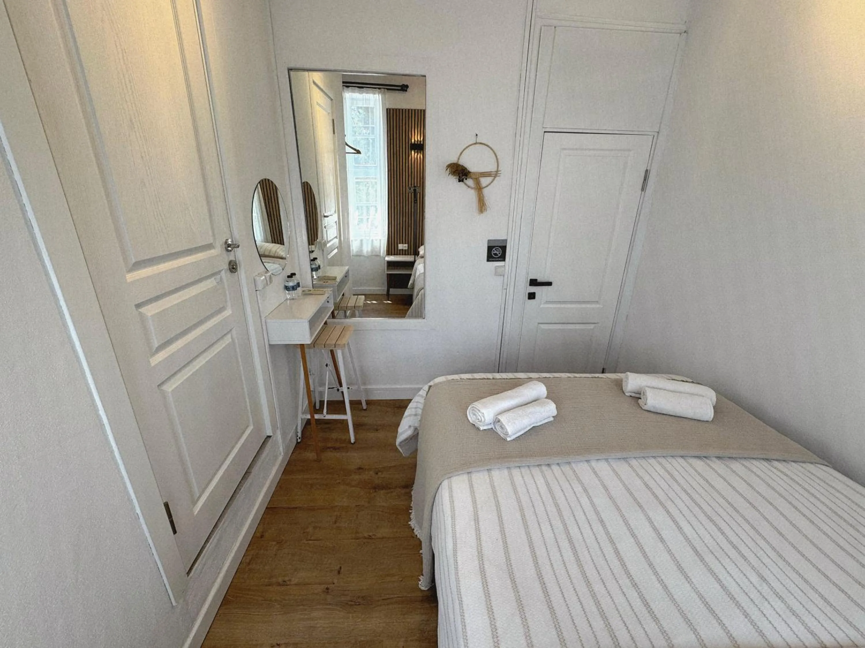 Photo of the whole room, Bed in La Luna Otel Cunda