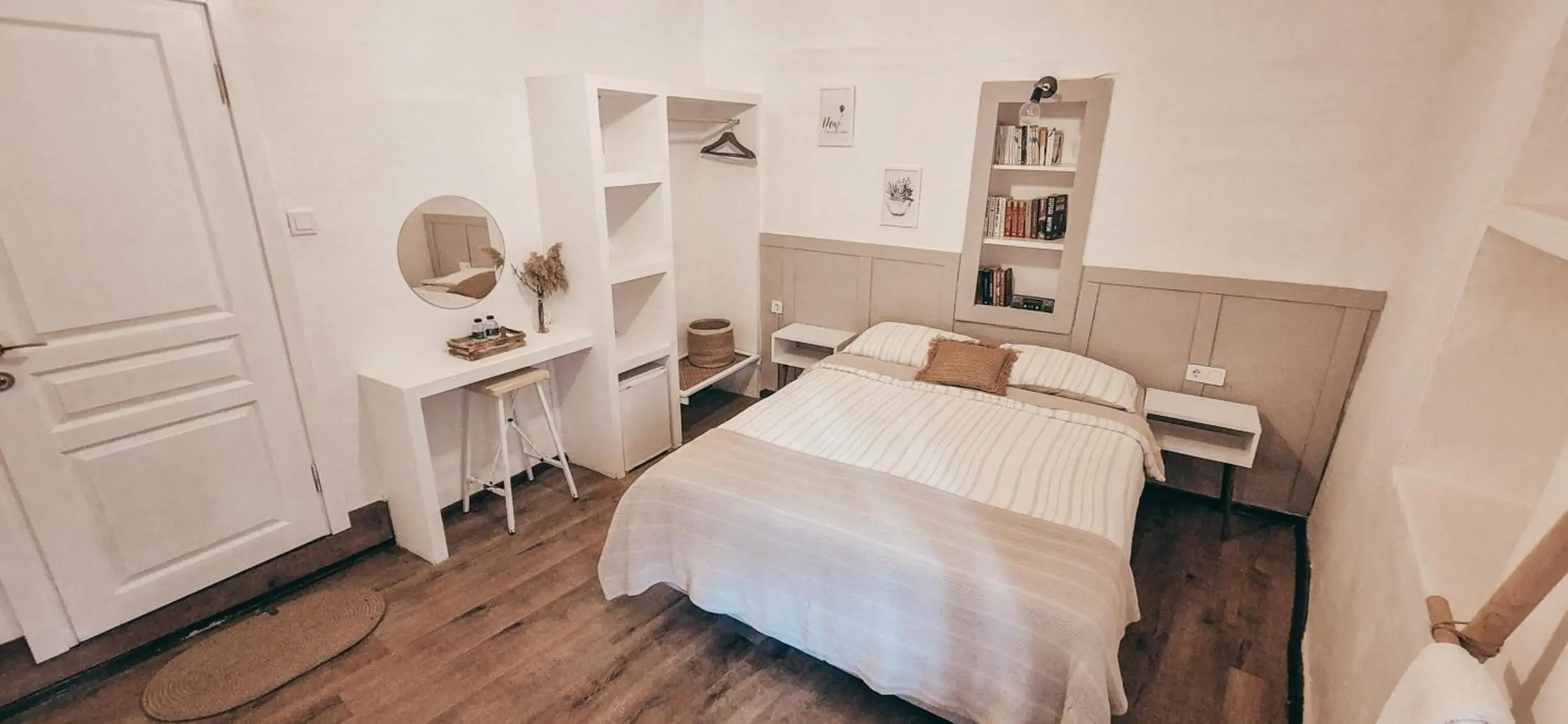 Photo of the whole room, Bed in La Luna Otel Cunda Photo of the whole room, Bed in La Luna Otel Cunda