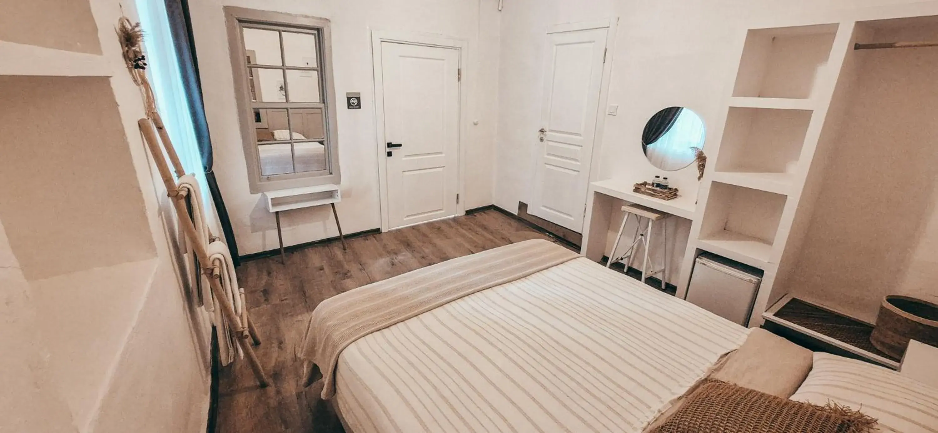 Photo of the whole room, Bed in La Luna Otel Cunda Photo of the whole room, Bed in La Luna Otel Cunda