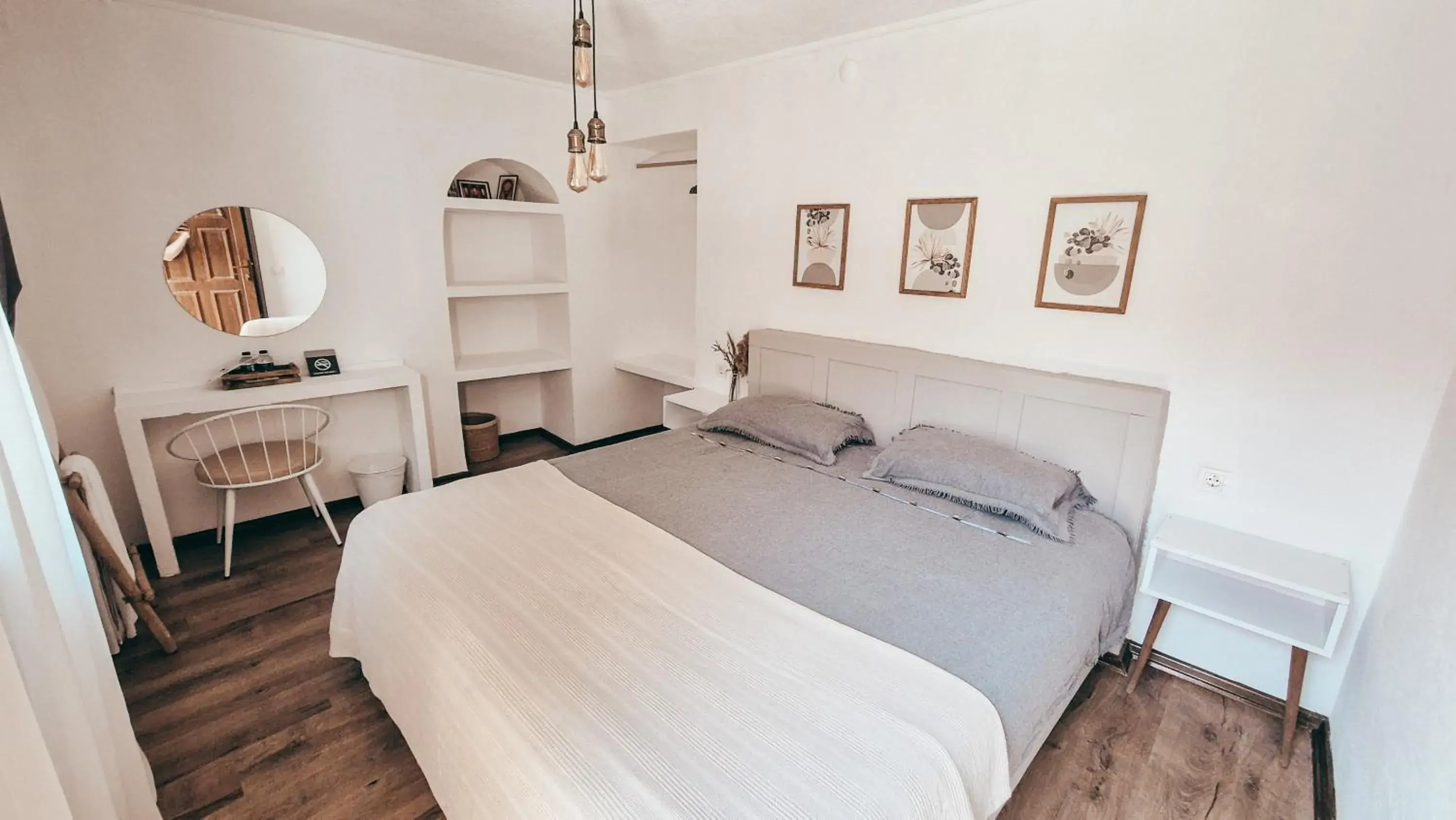 Photo of the whole room, Bed in La Luna Otel Cunda Photo of the whole room, Bed in La Luna Otel Cunda