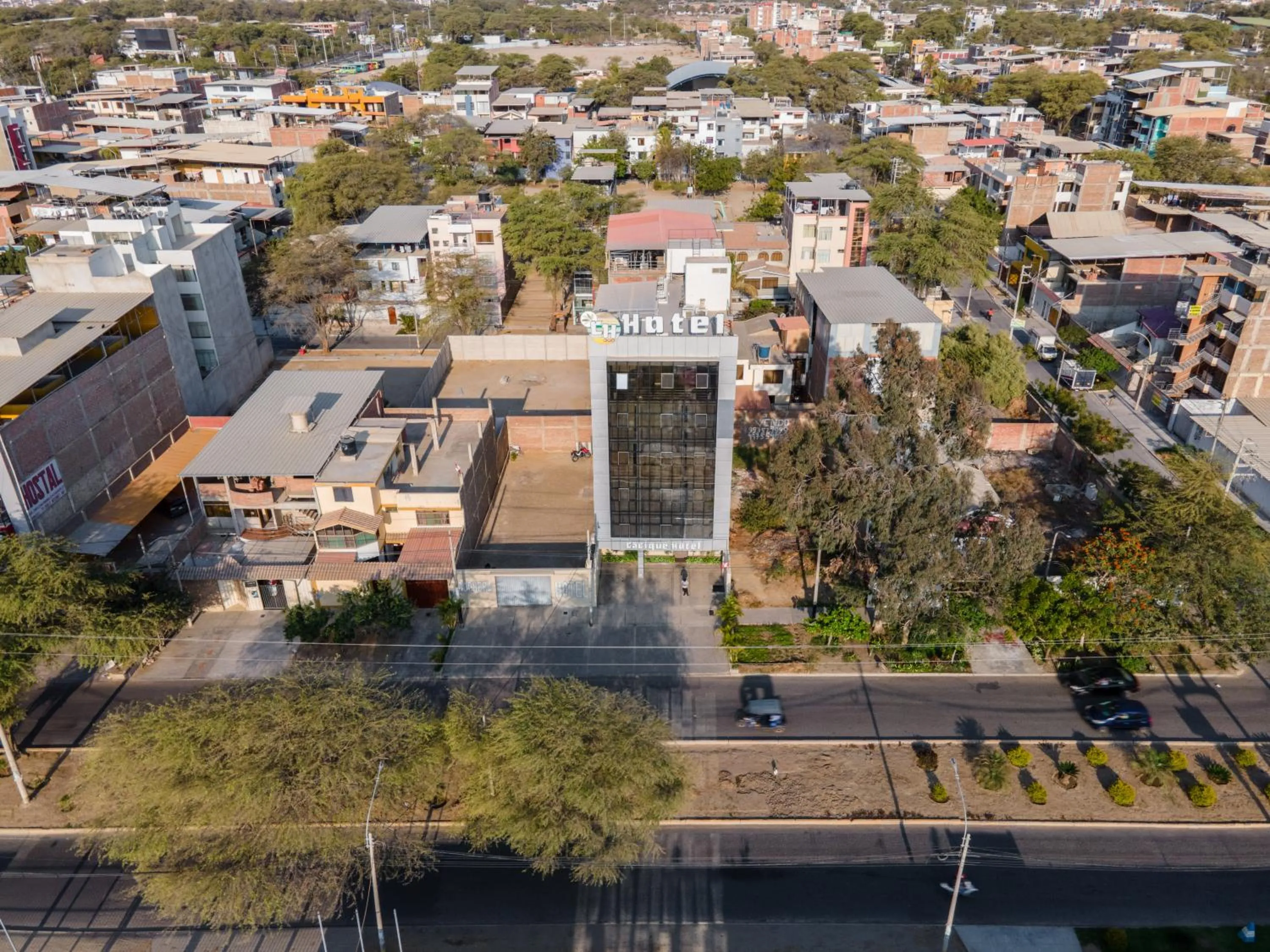 Property building in Cacique Hotel