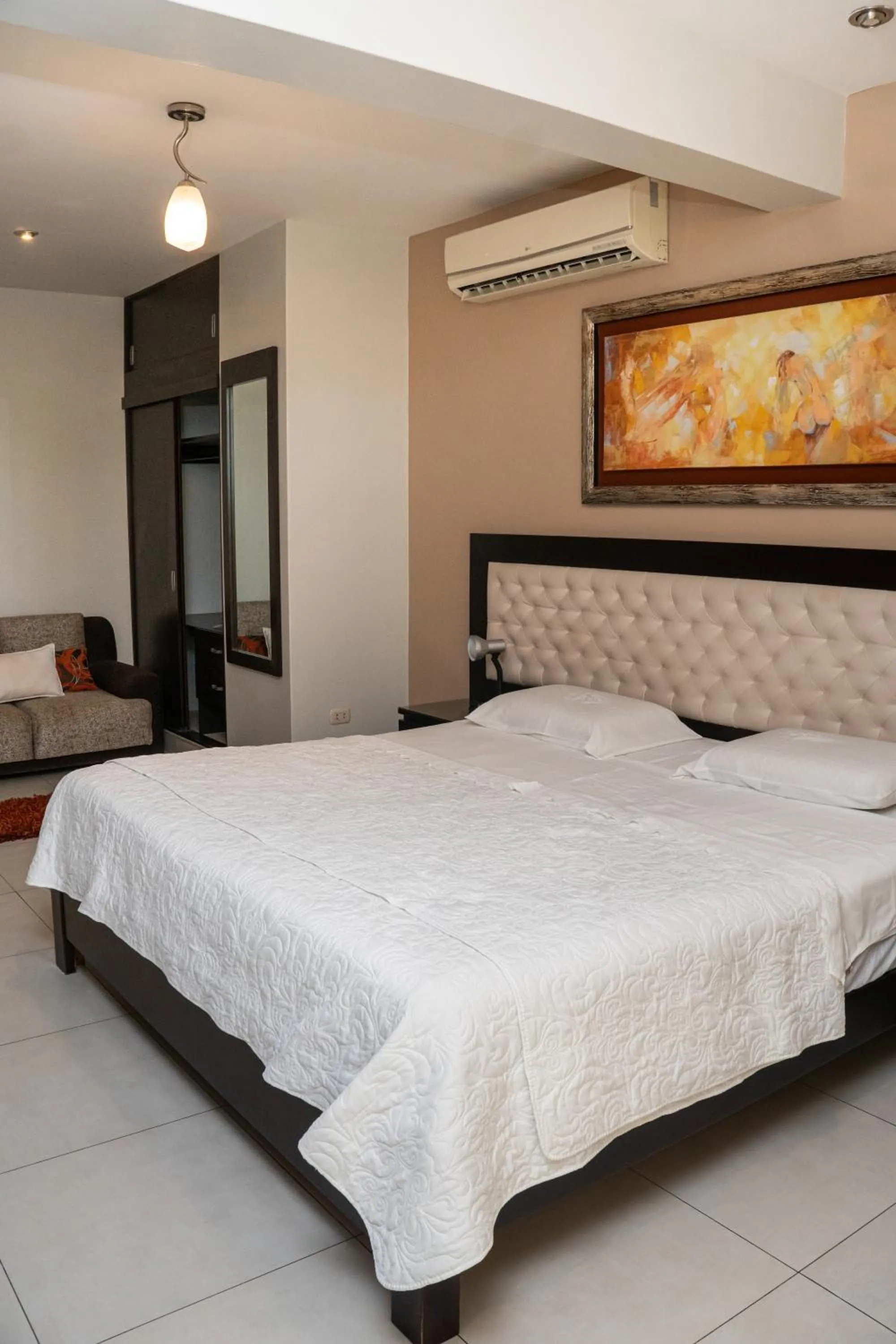 Bedroom, Bed in Cacique Hotel