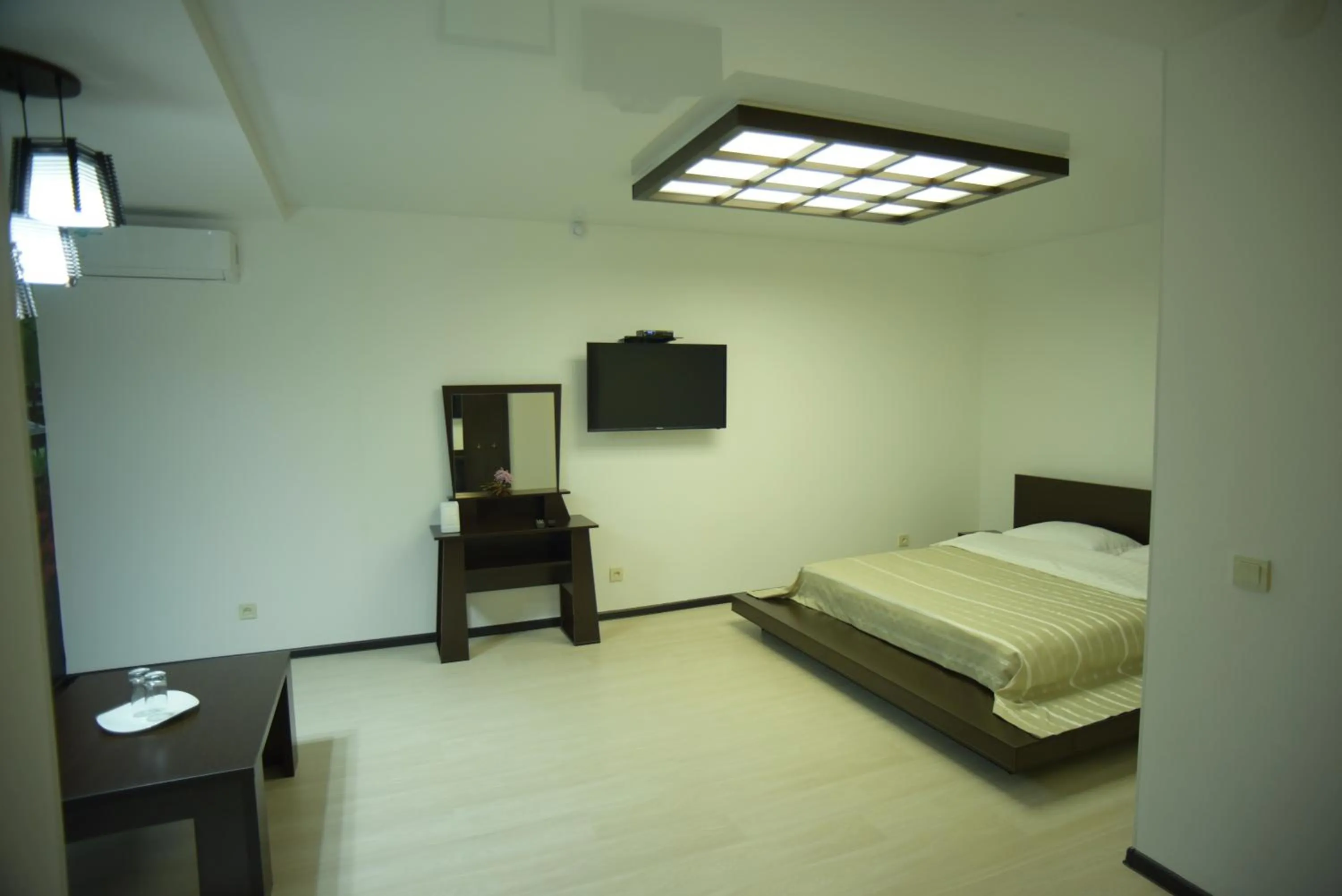 Photo of the whole room, Bed in SEQUOIA boutique hotel