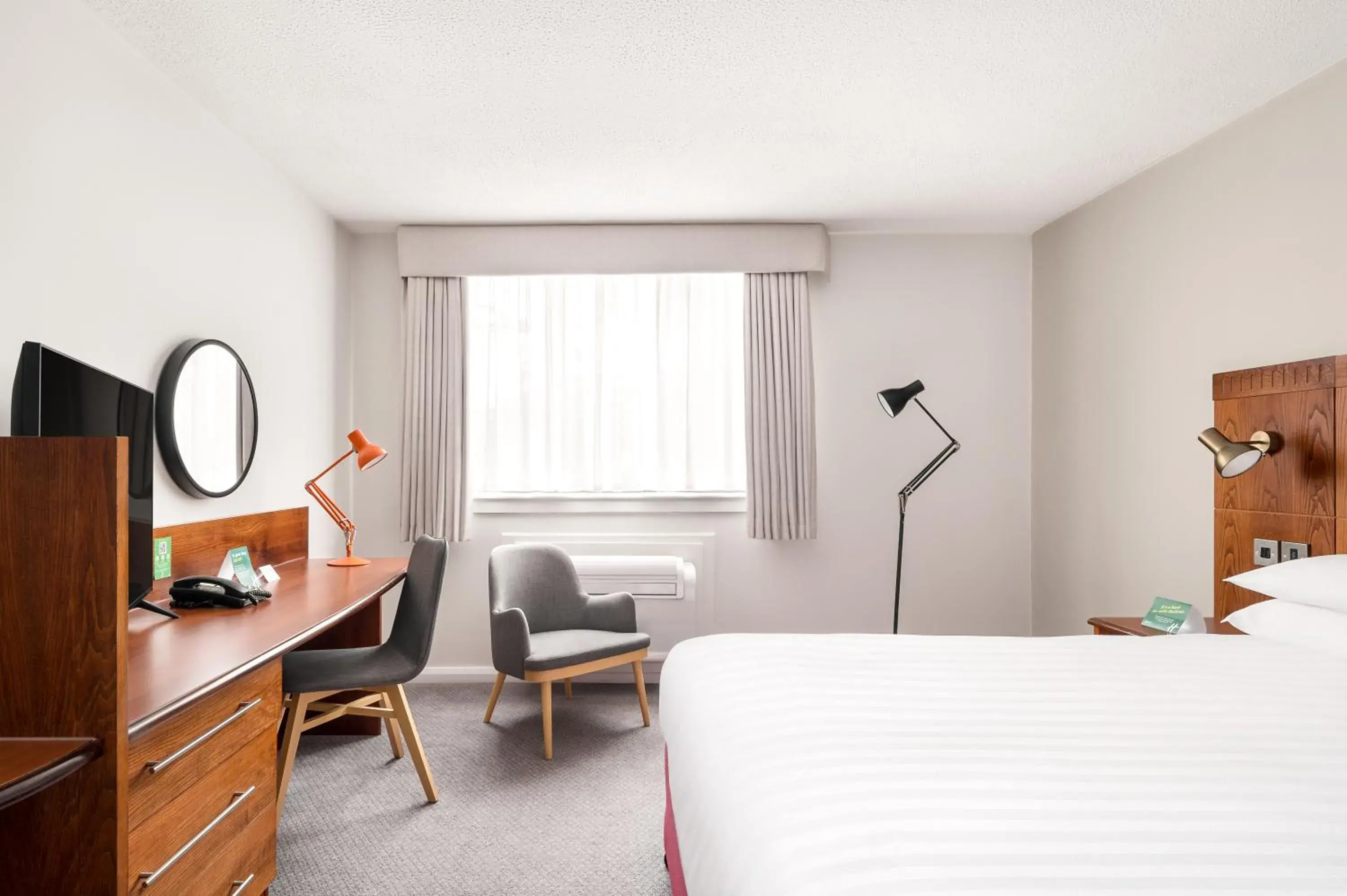 Bed in Holiday Inn Northampton by IHG Bed in Holiday Inn Northampton by IHG