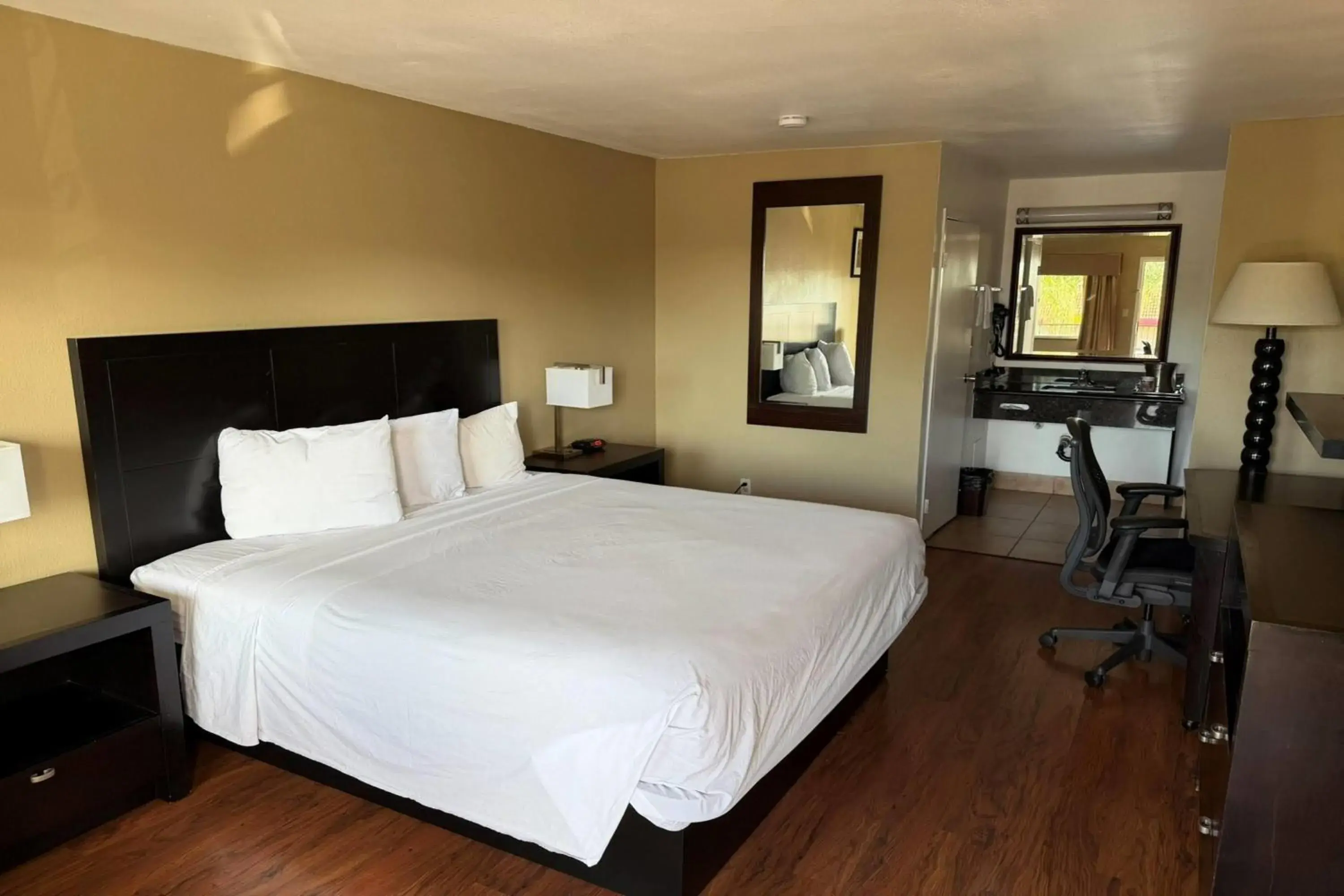 Photo of the whole room, Bed in Travelodge by Wyndham Hemet CA Photo of the whole room, Bed in Travelodge by Wyndham Hemet CA