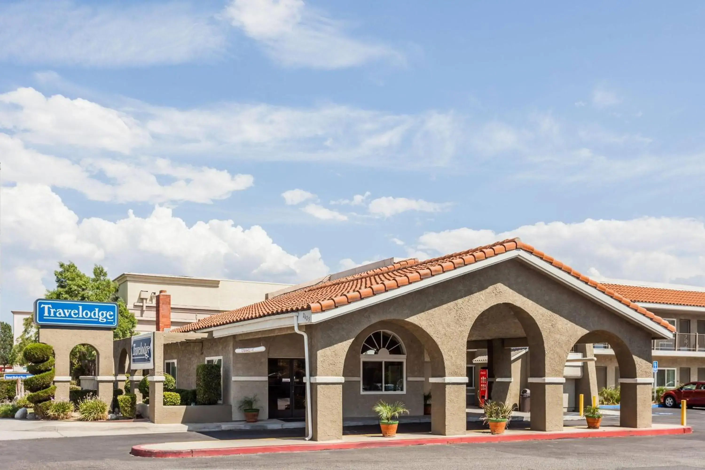 Property building in Travelodge by Wyndham Hemet CA Property building in Travelodge by Wyndham Hemet CA