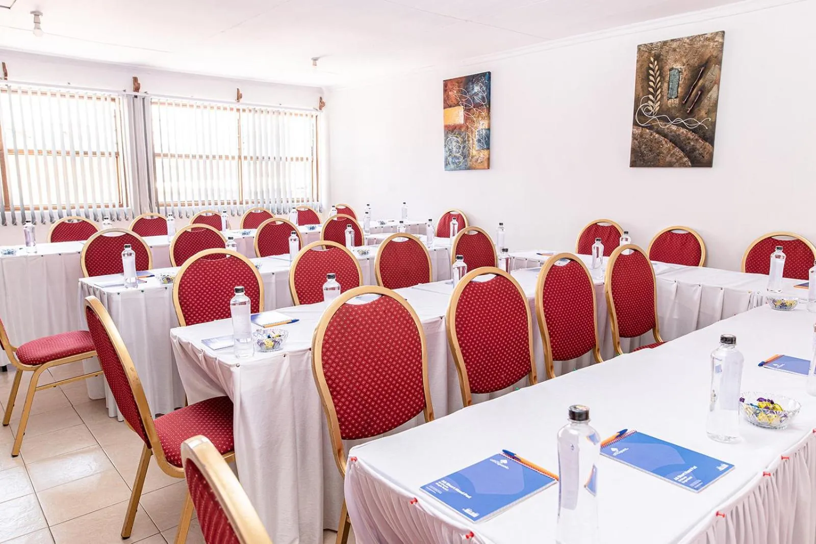 On-site shops, Restaurant/Places to Eat in The Stand Leisure Hotel