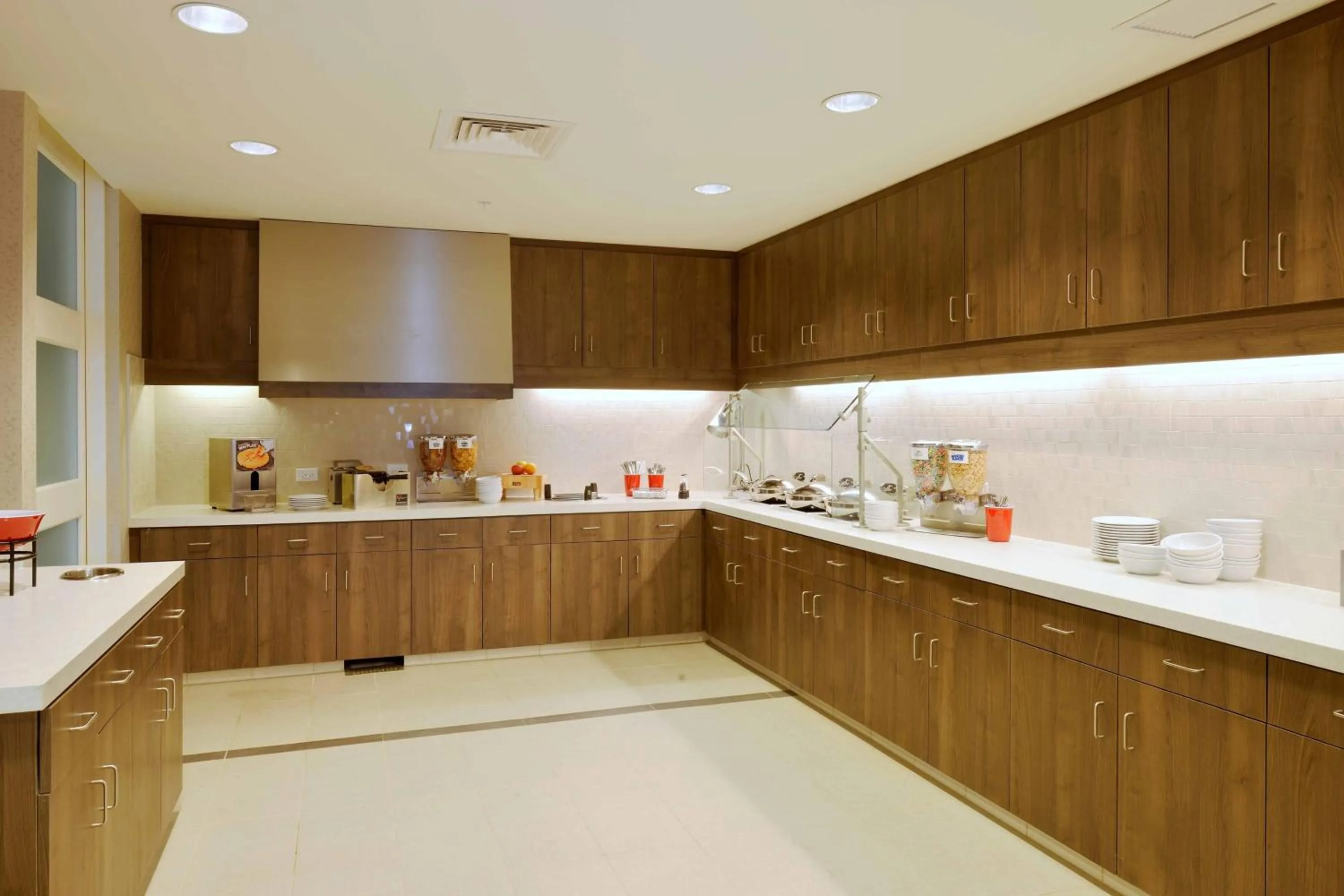 Breakfast in Residence Inn by Marriott Omaha Aksarben Village