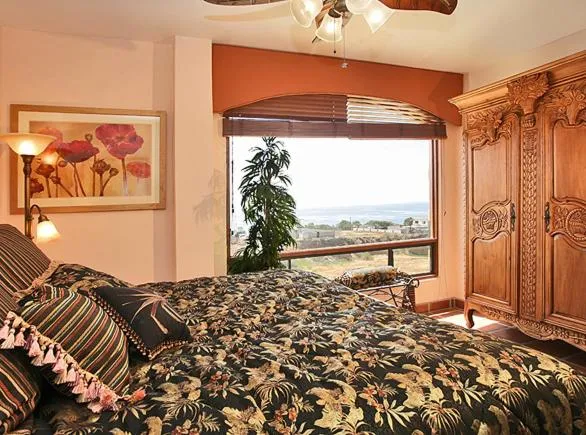 Bed in Vista Hermosa Resort and Spa