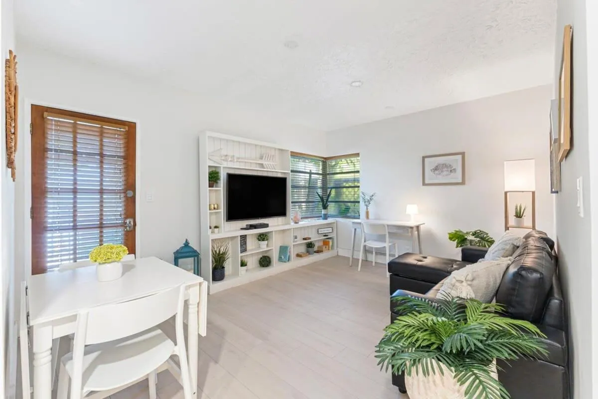 Welcoming Airbnb Walkig distance to Las Olas Blvd