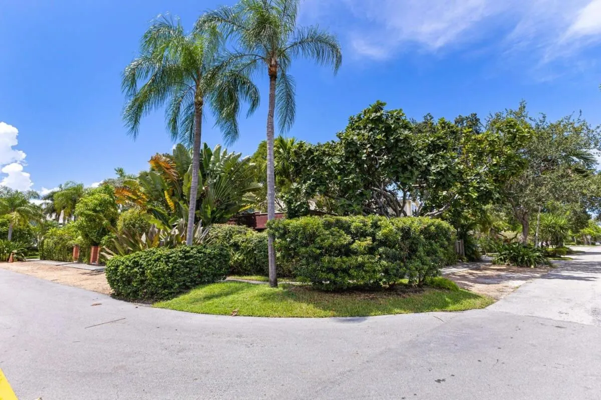 Beautiful Apt in Victoria Park (Las Olas Blvd)