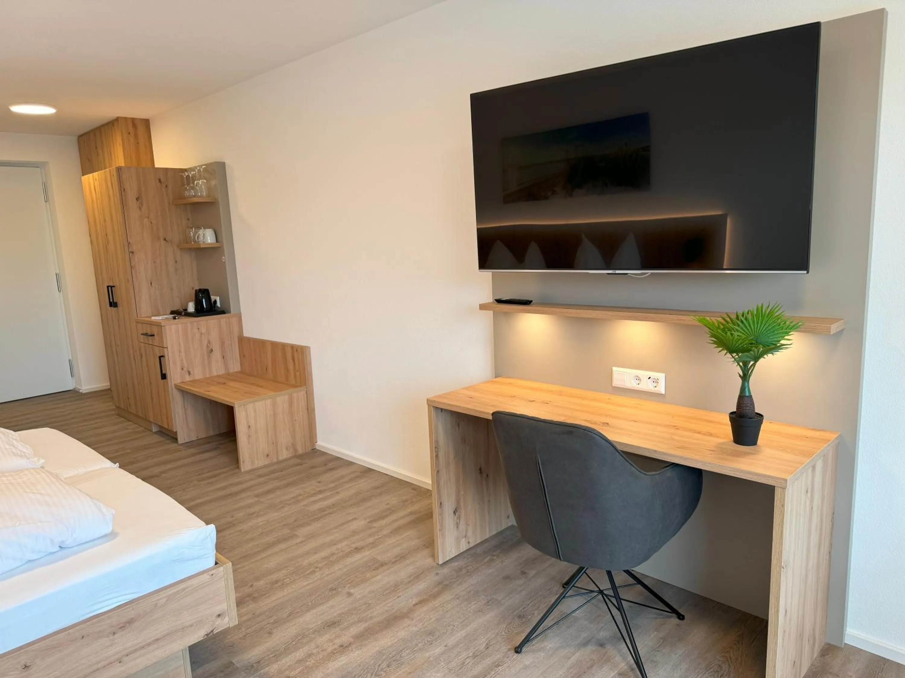 Photo of the whole room, Bed in MEIN MOTEL - Self Check-in
