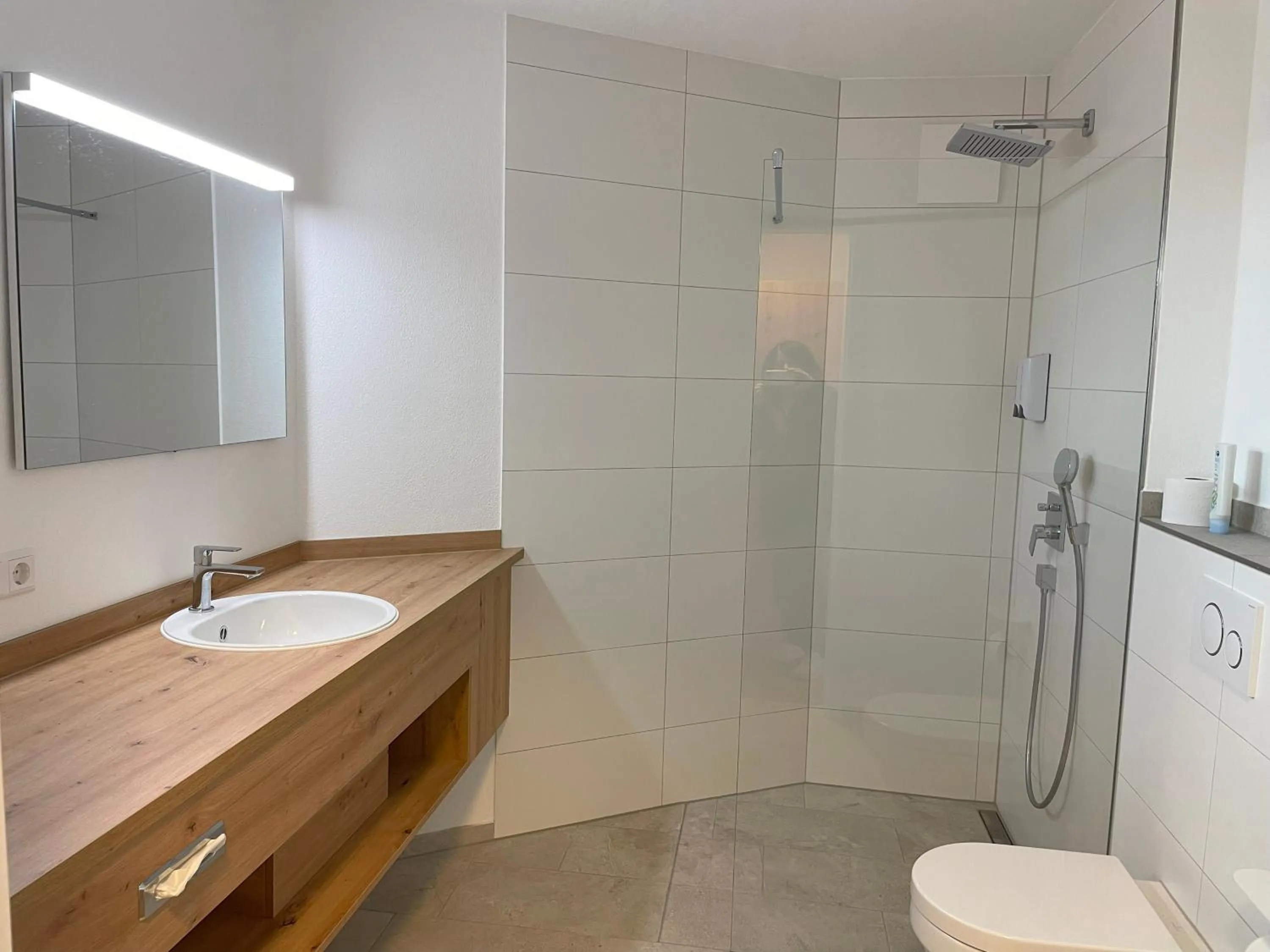 Shower in MEIN MOTEL - Self Check-in