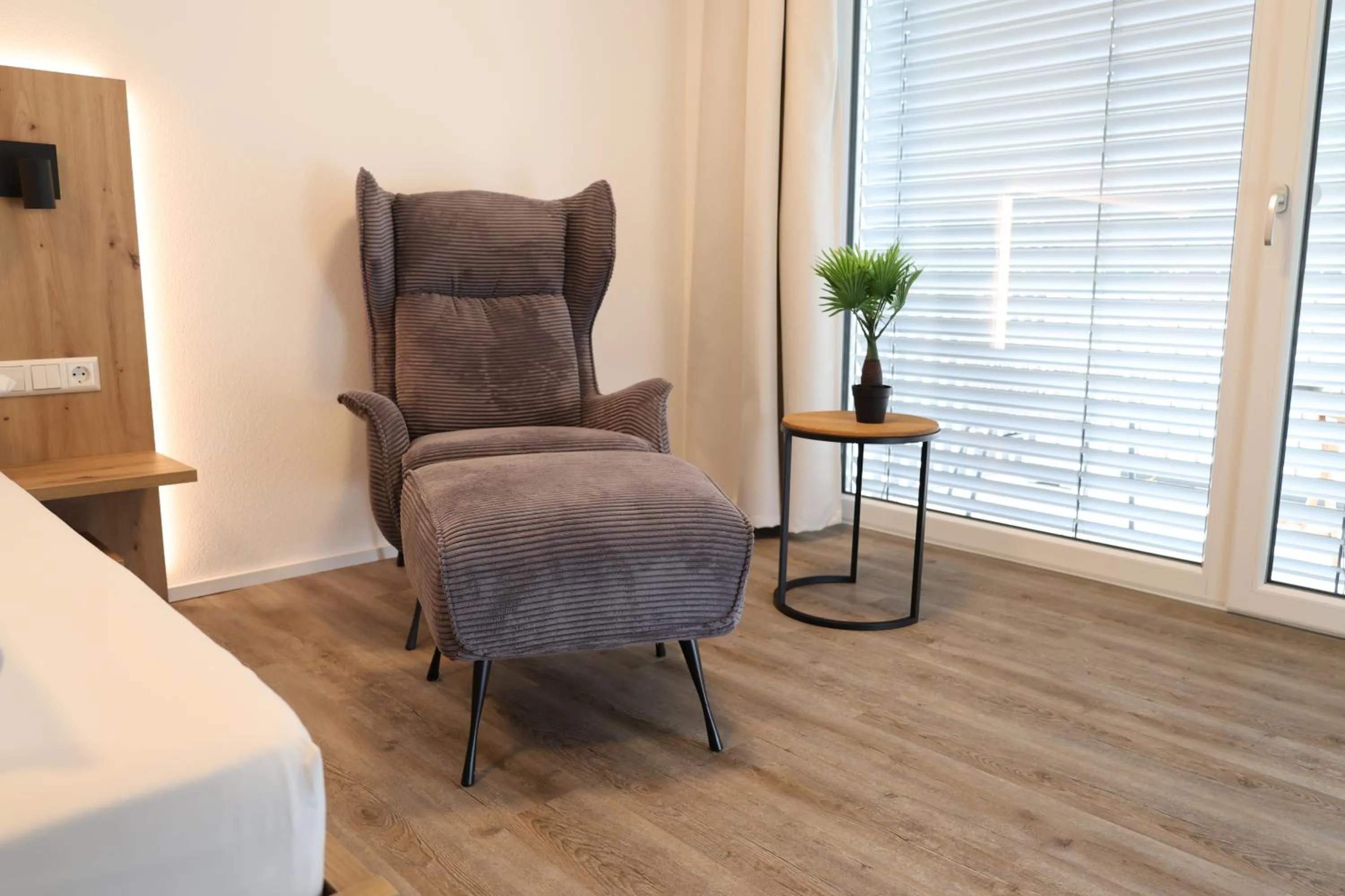 Seating area in MEIN MOTEL - Self Check-in