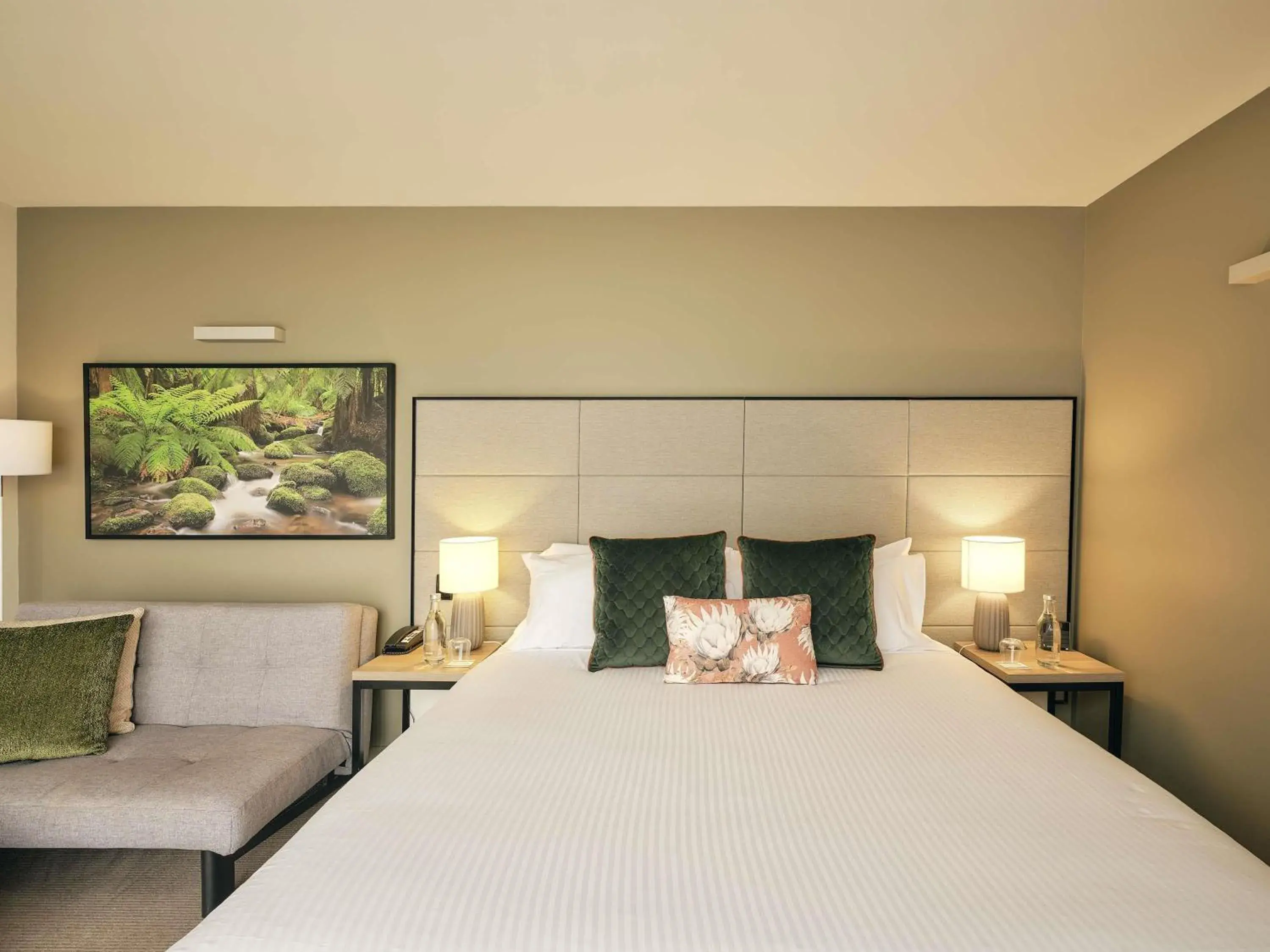 Bedroom, Bed in Peppers Marysville Bedroom, Bed in Peppers Marysville