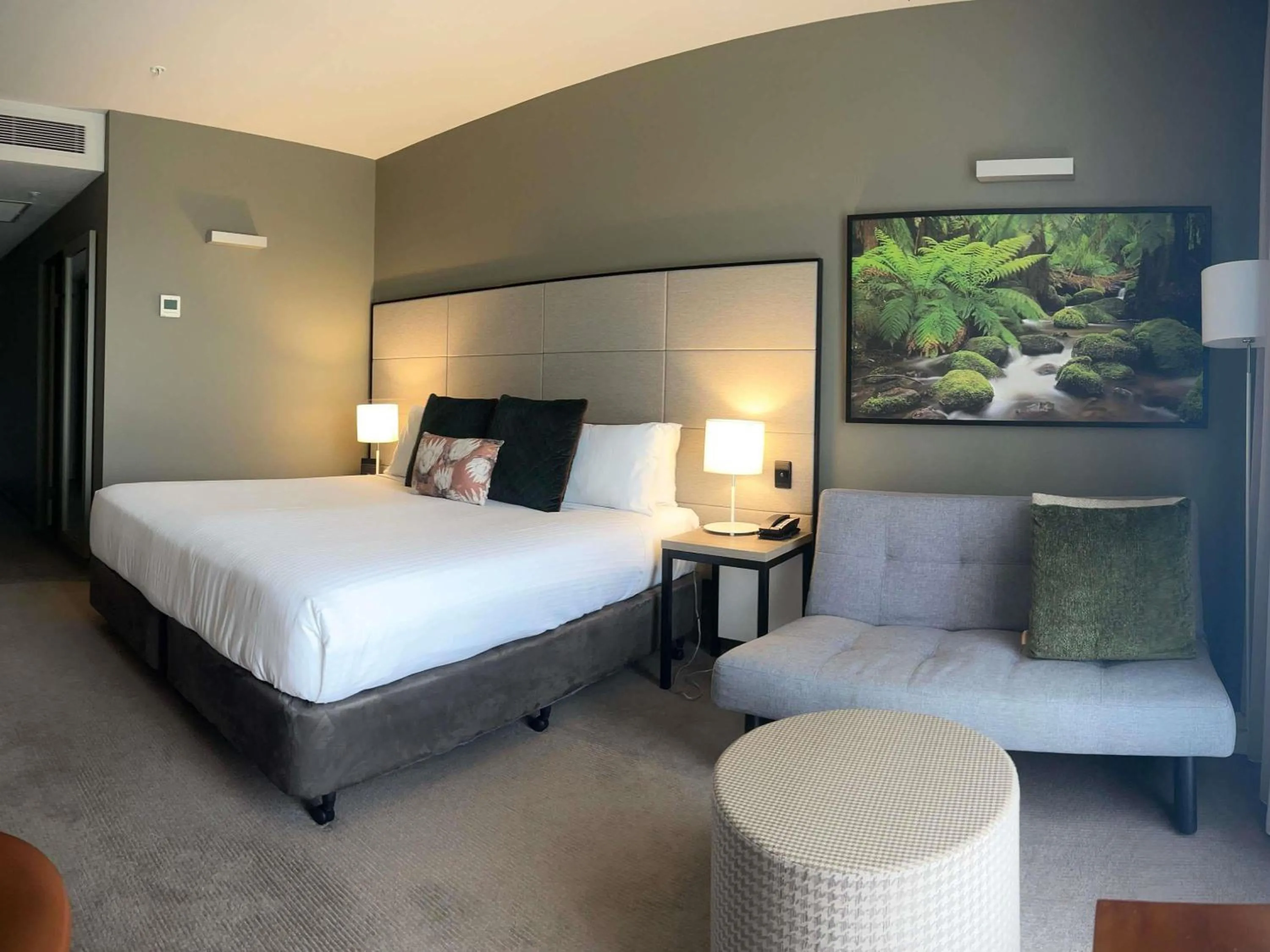 Bedroom, Bed in Peppers Marysville