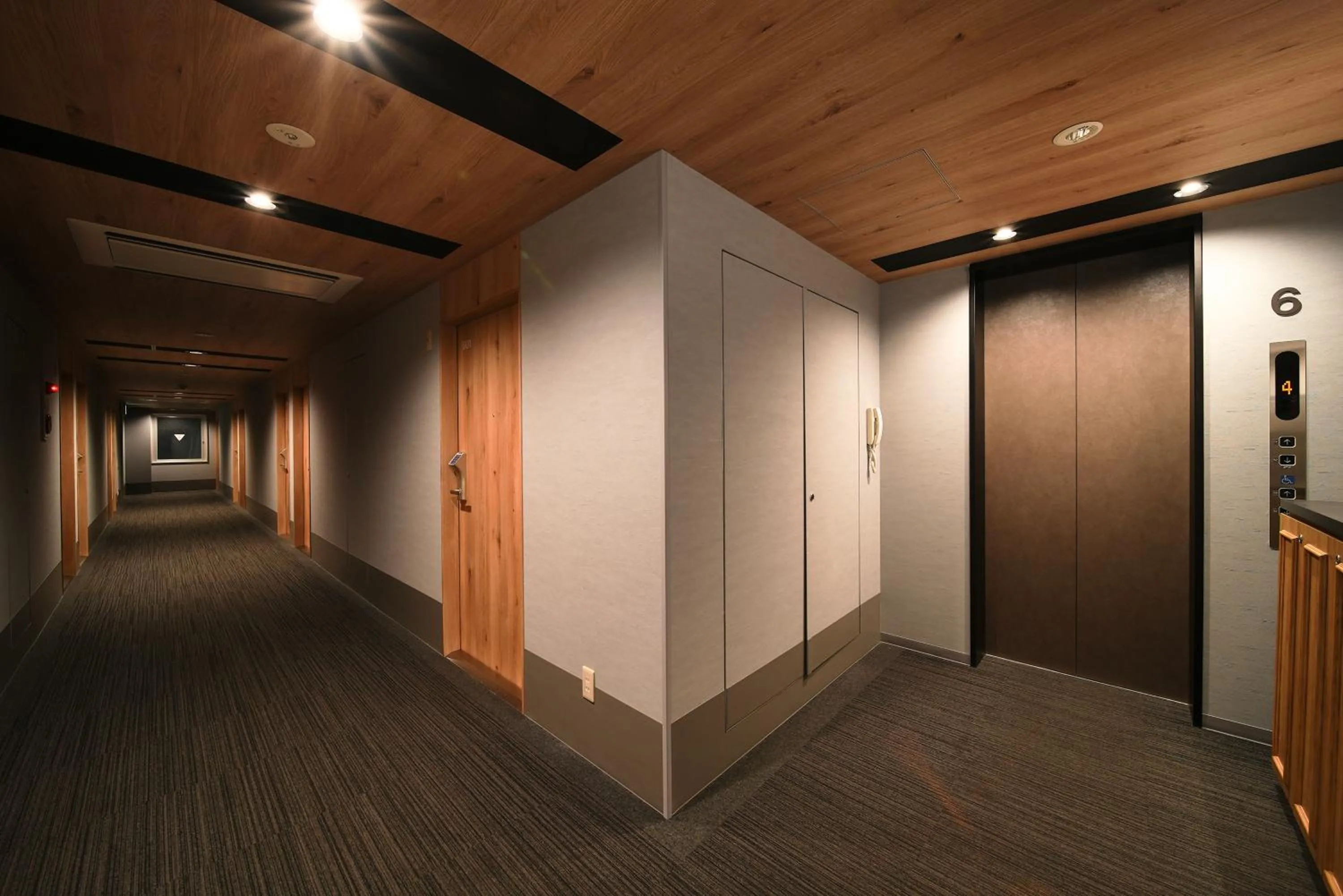 elevator in Super Hotel Utsunomiya