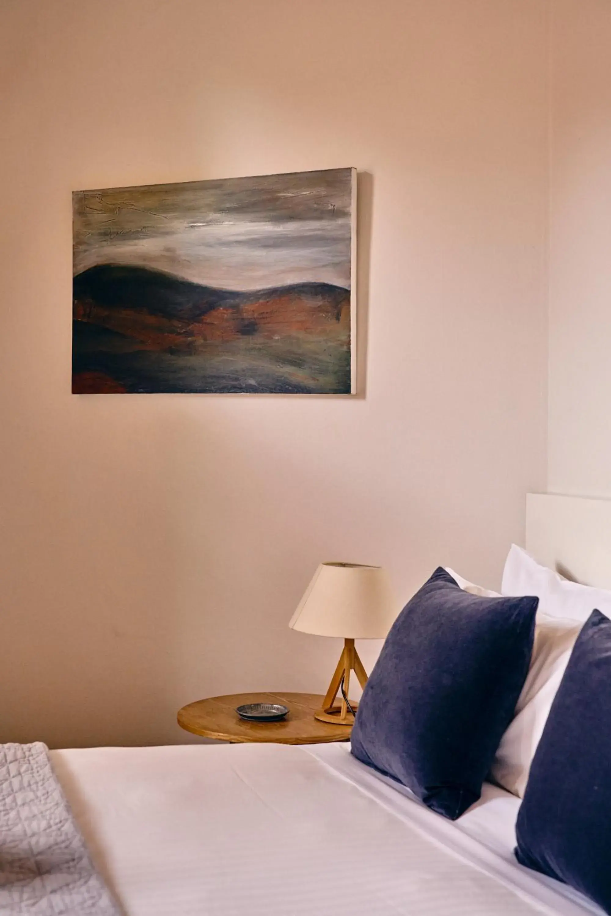 Queen Room with Shared Bathroom in Healesville Hotel Queen Room with Shared Bathroom in Healesville Hotel