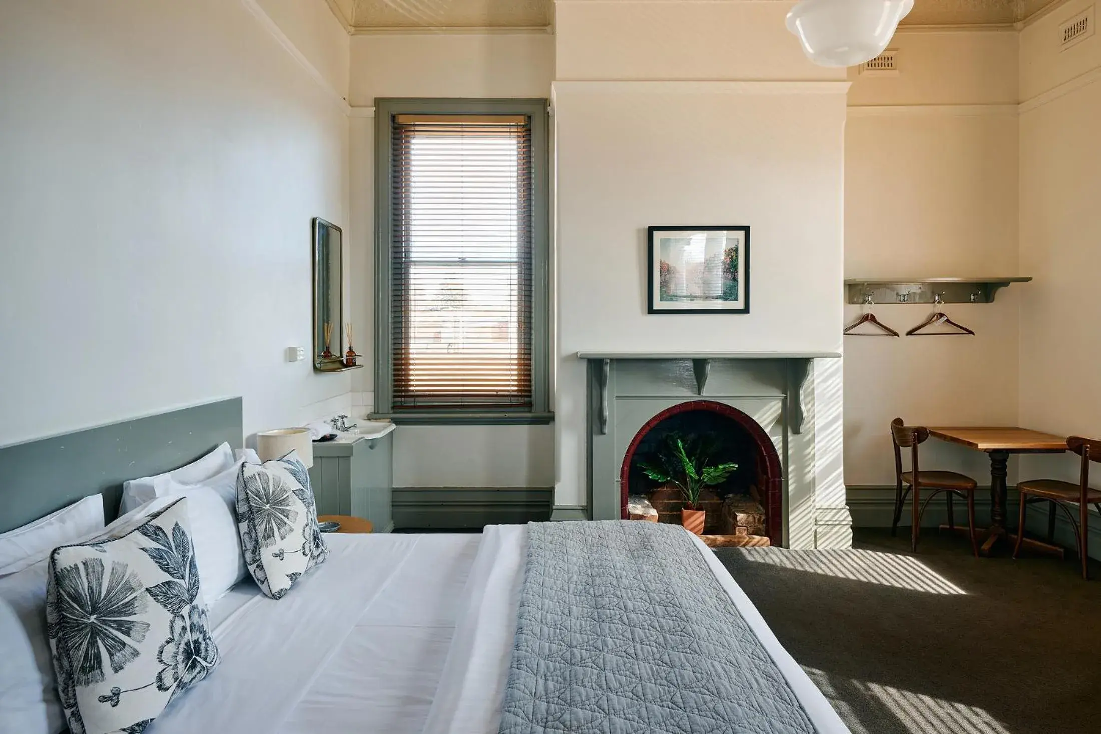 Bedroom, Bed in Healesville Hotel Bedroom, Bed in Healesville Hotel