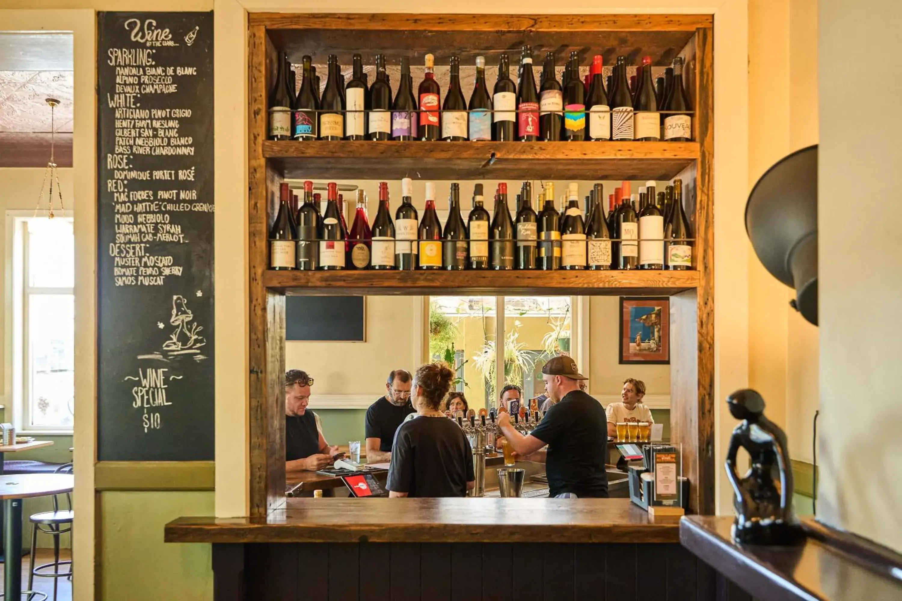 Lounge or bar in Healesville Hotel Lounge or bar in Healesville Hotel