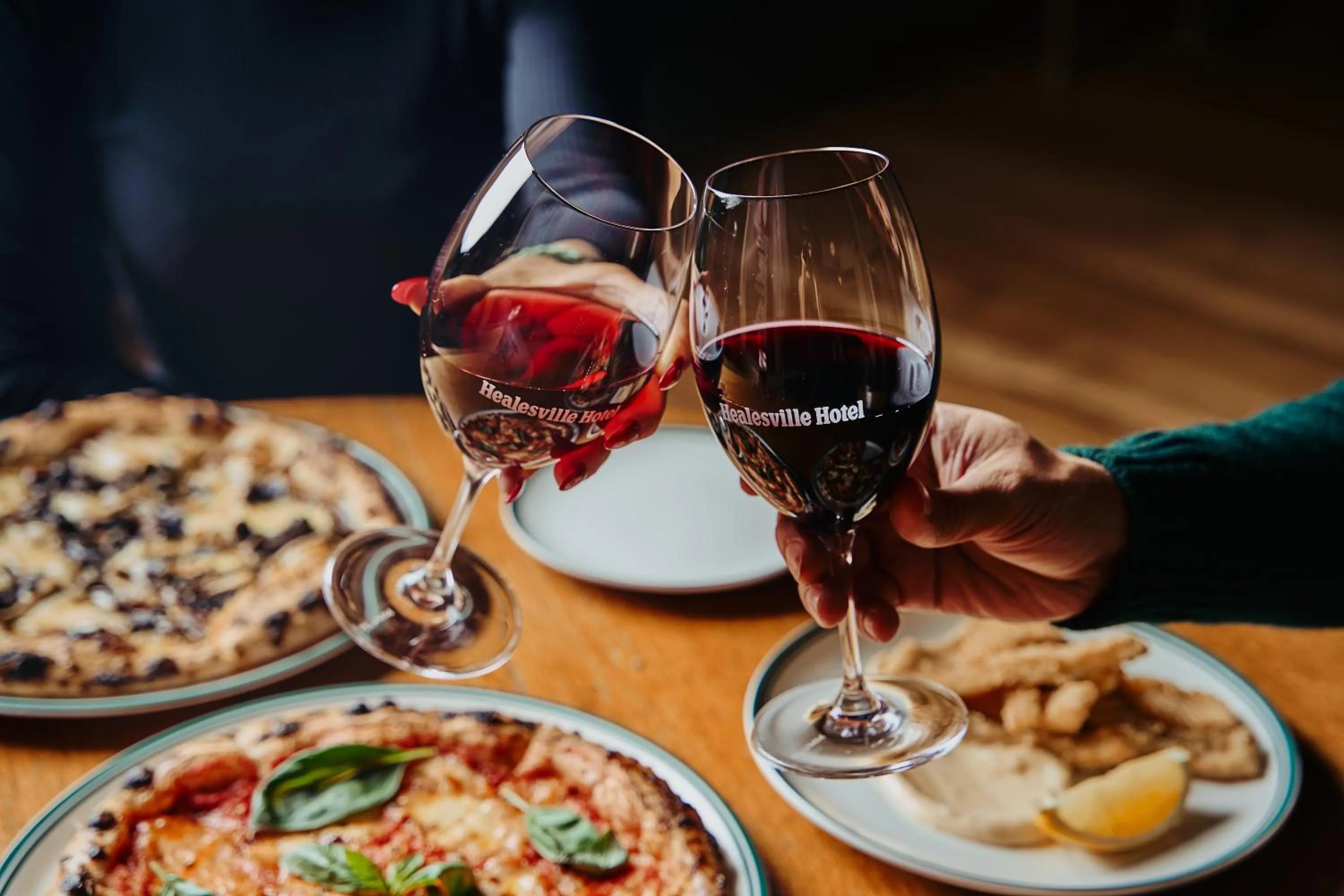 Food and drinks in Healesville Hotel