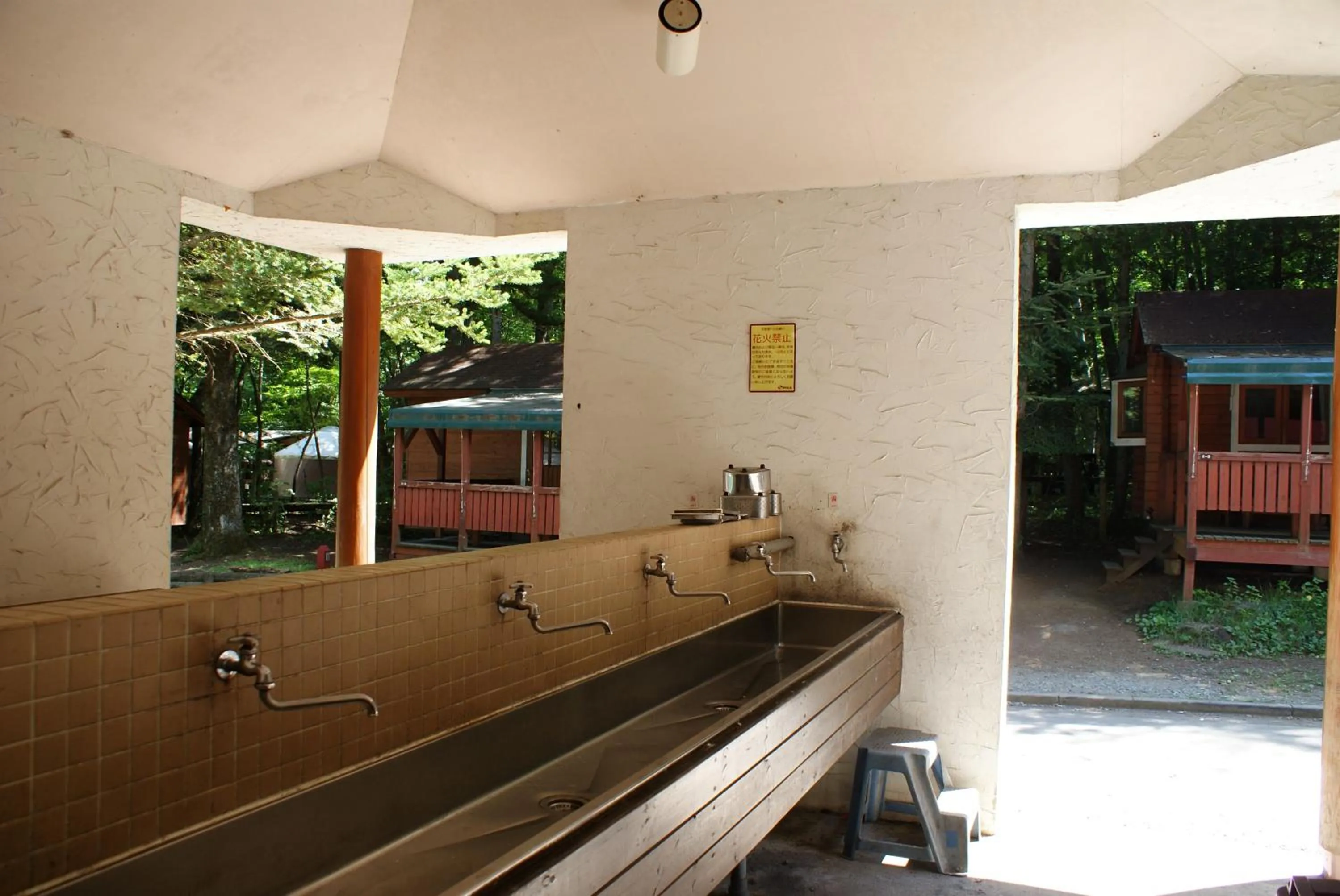 Communal kitchen in PICA Fujiyoshida