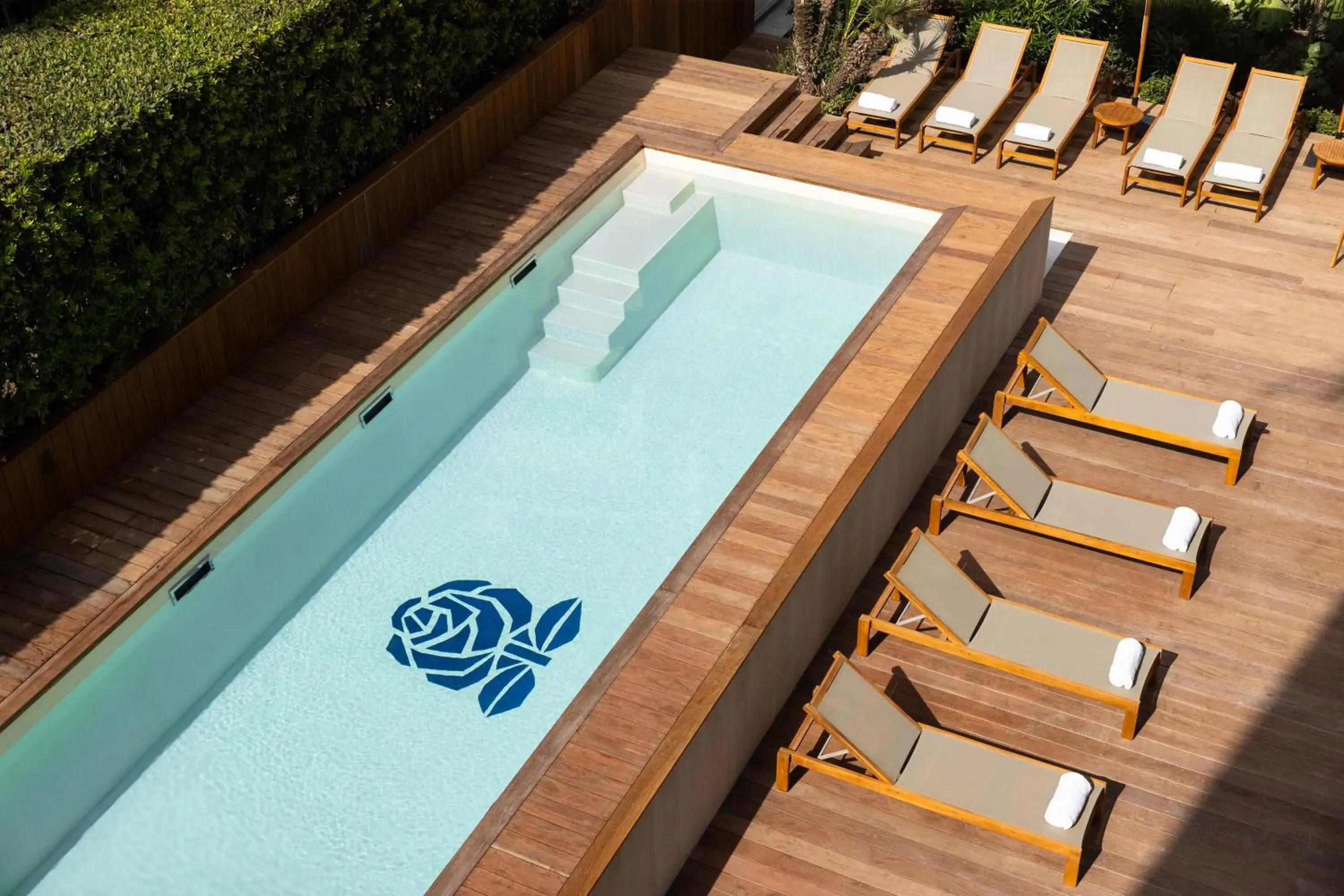 Swimming pool in MOB HOTEL Cannes Swimming pool in MOB HOTEL Cannes