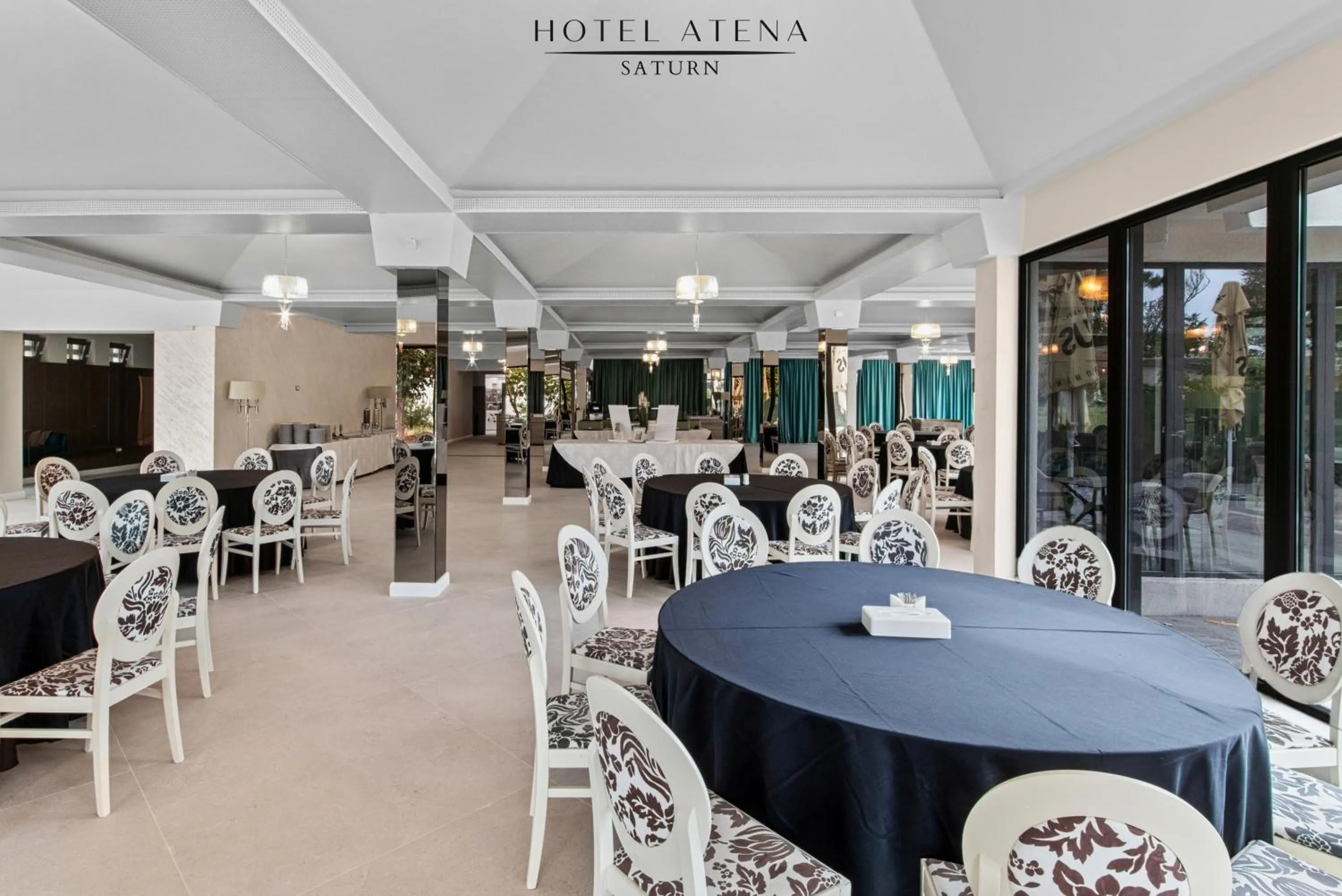 Restaurant/places to eat in Hotel Atena***