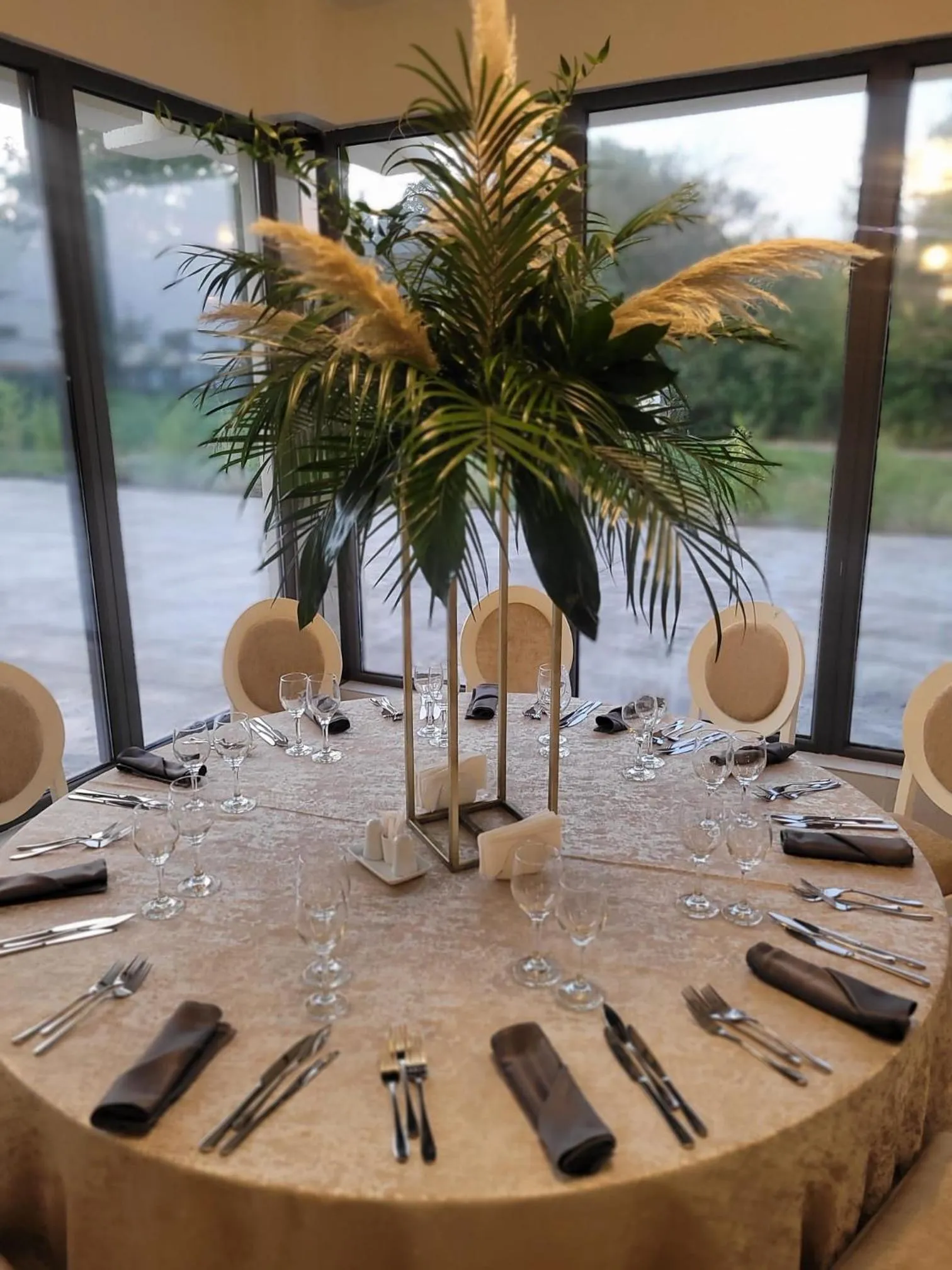 Restaurant/places to eat in Hotel Atena***