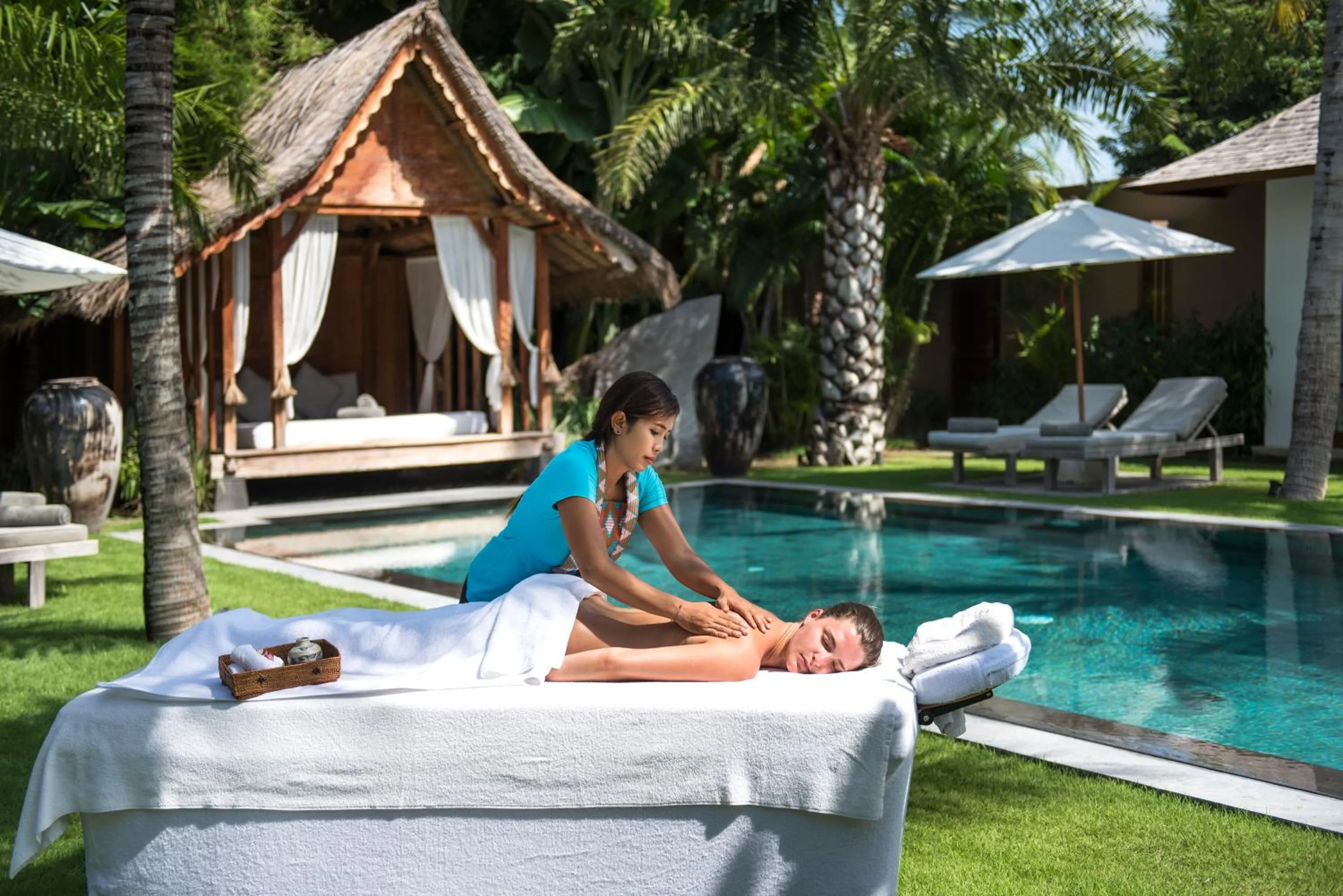 Villa Tiga Puluh, 7 Bedrooms Private Villa in Seminyak