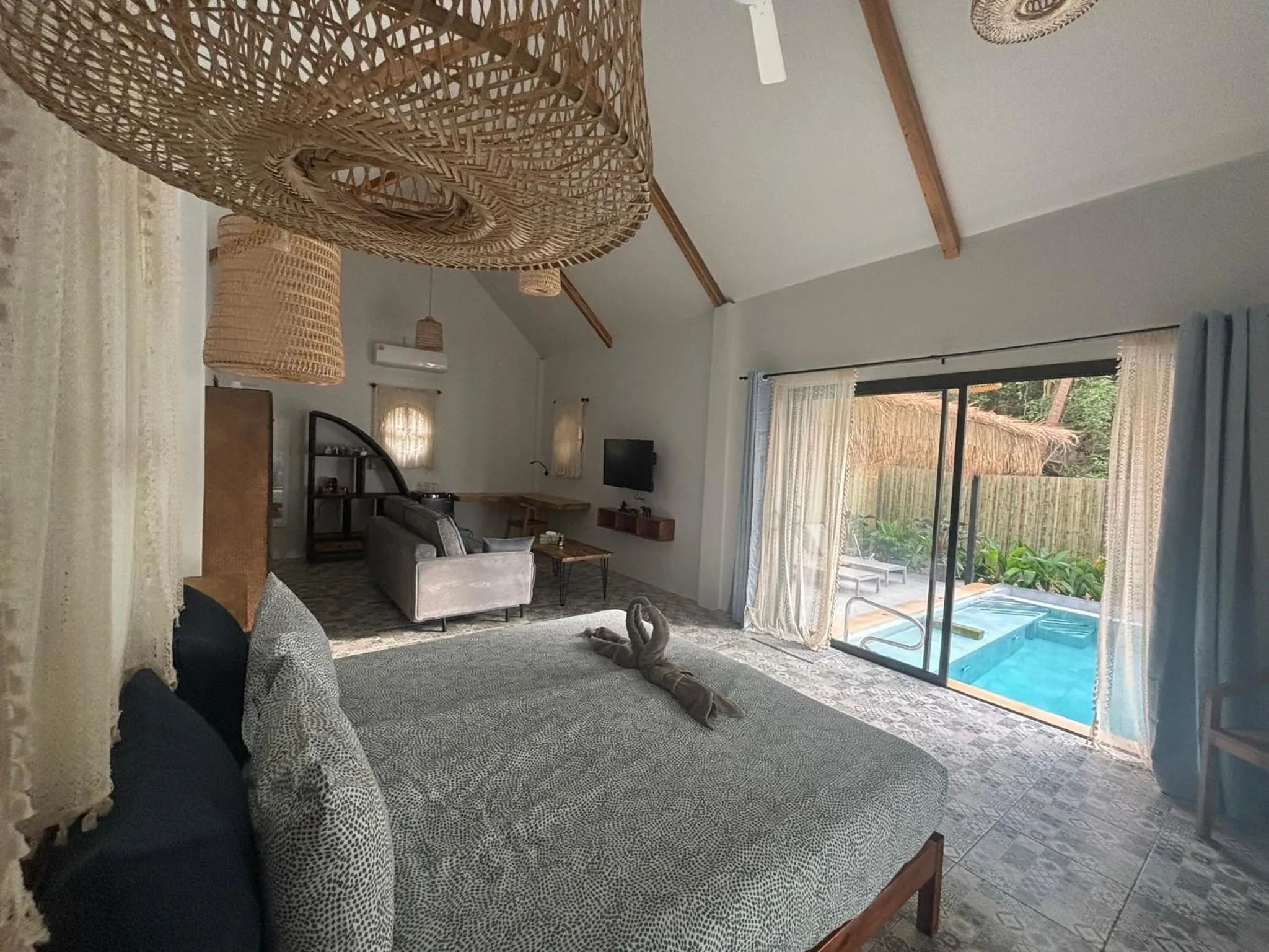 Pool view, Bed in Secret Beach Bungalows