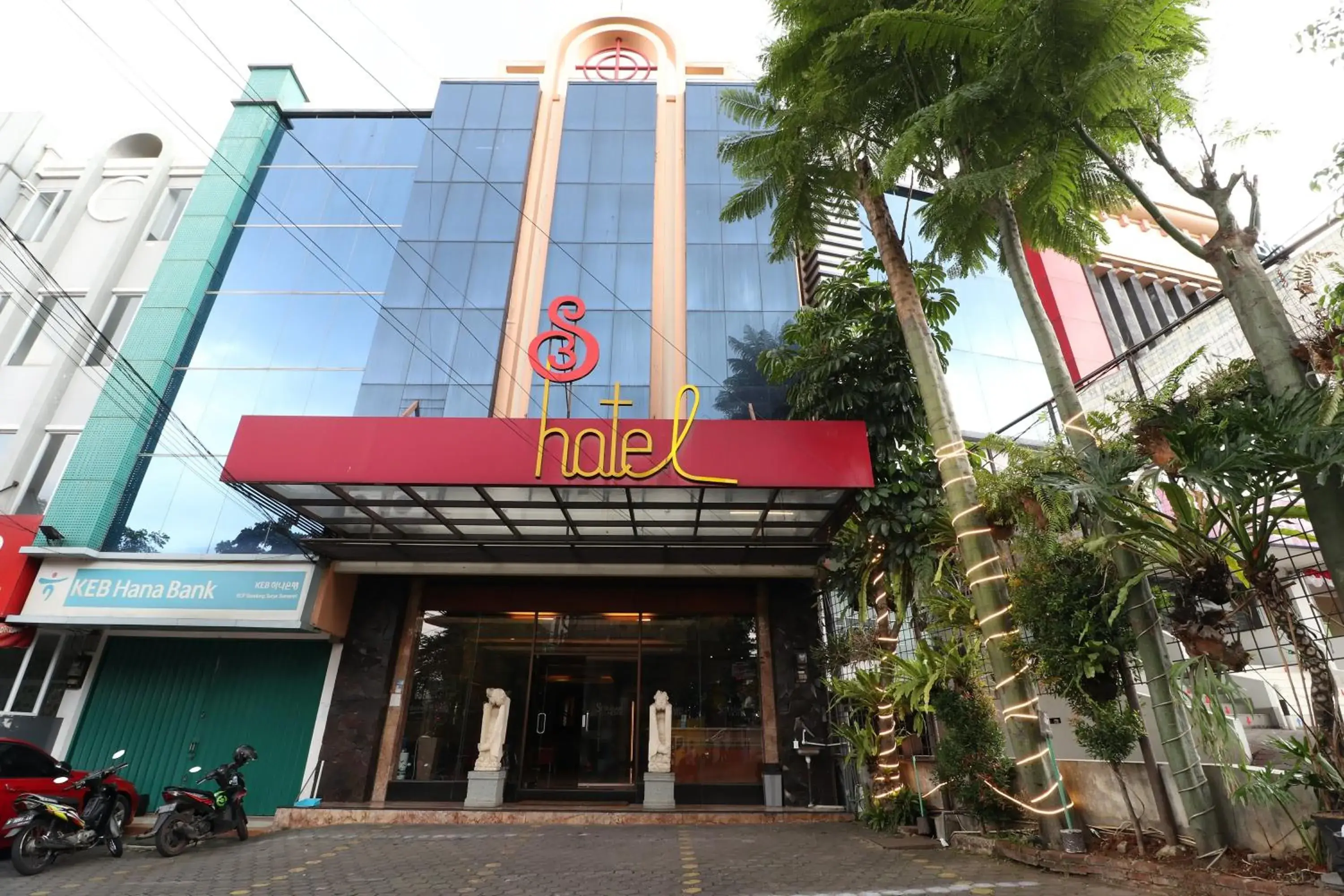 Property building in Hotel S3 Setrasari Bandung Property building in Hotel S3 Setrasari Bandung