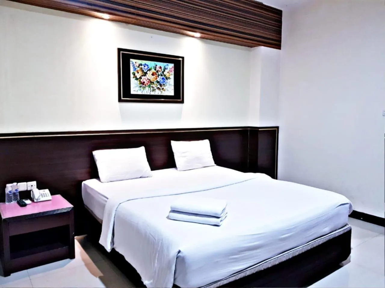 Bed in Hotel S3 Setrasari Bandung