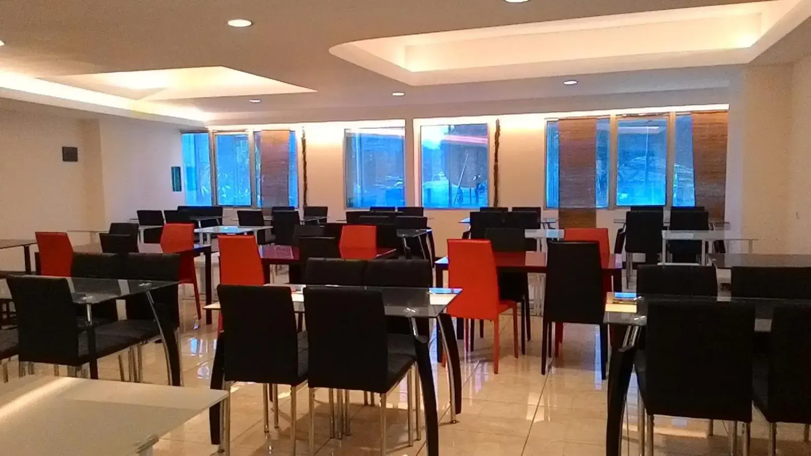 Restaurant/places to eat in Hotel S3 Setrasari Bandung Restaurant/places to eat in Hotel S3 Setrasari Bandung