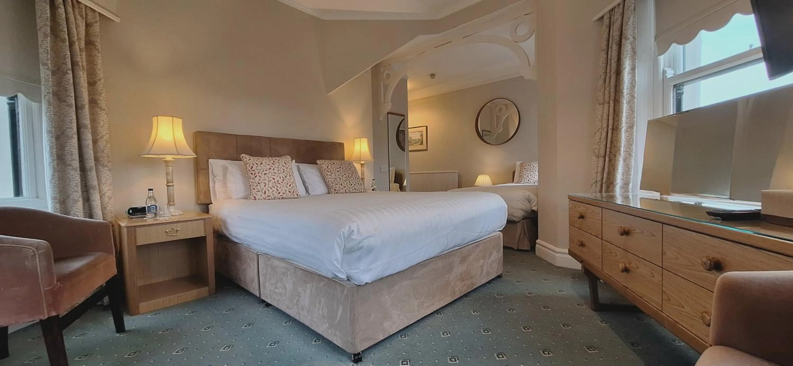 Mountain view, Bed in Enniskeen Country House Hotel