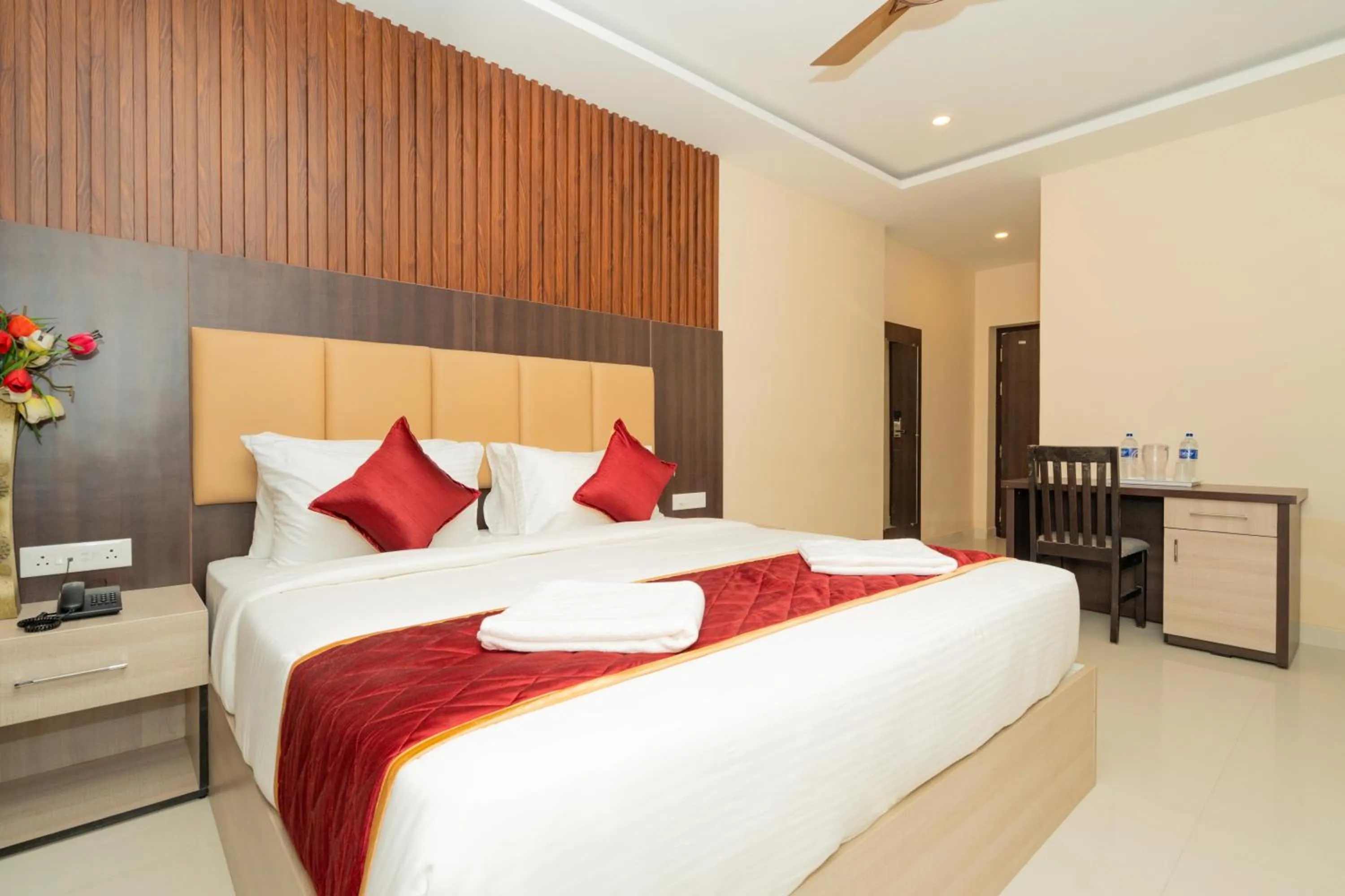 Bed in Hotel Brindavan Elite