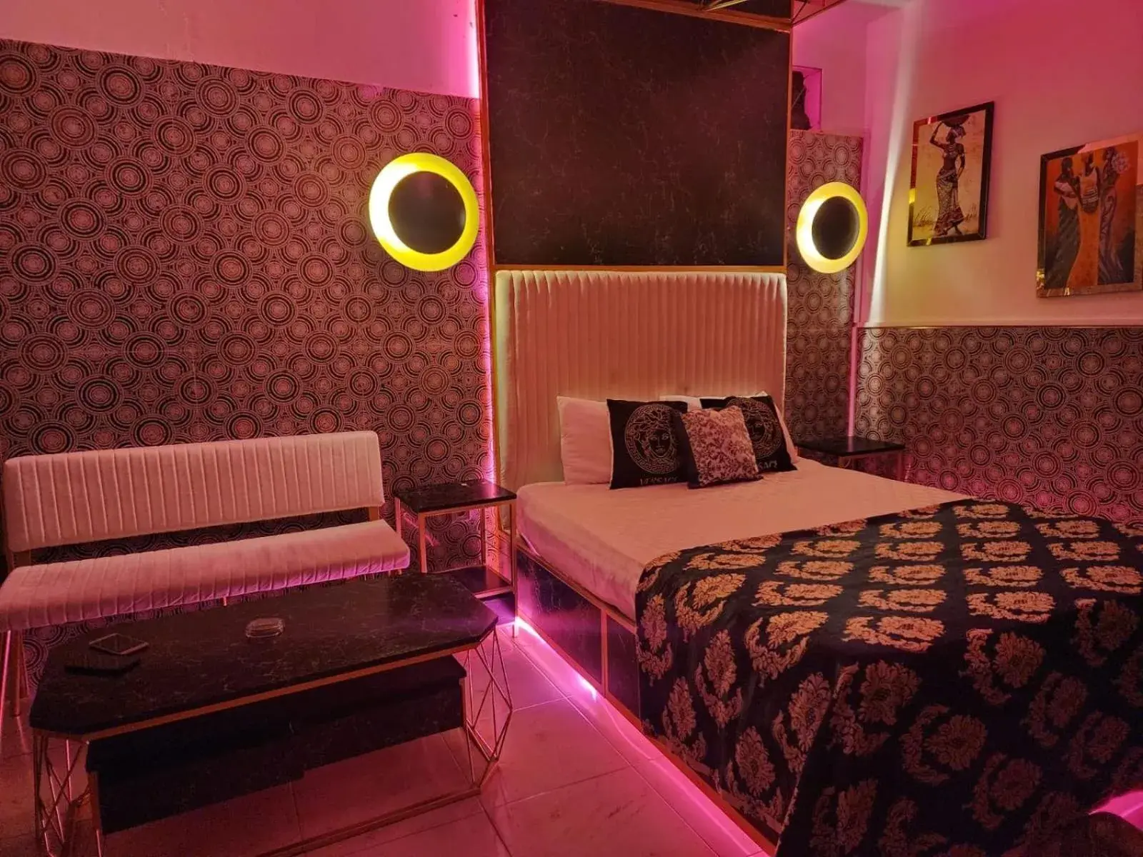 Bed in Royal Suite Hotel Bed in Royal Suite Hotel