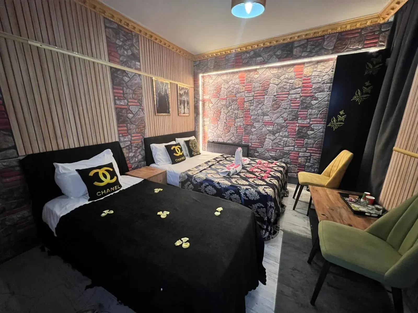 Living room, Bed in Royal Suite Hotel Living room, Bed in Royal Suite Hotel