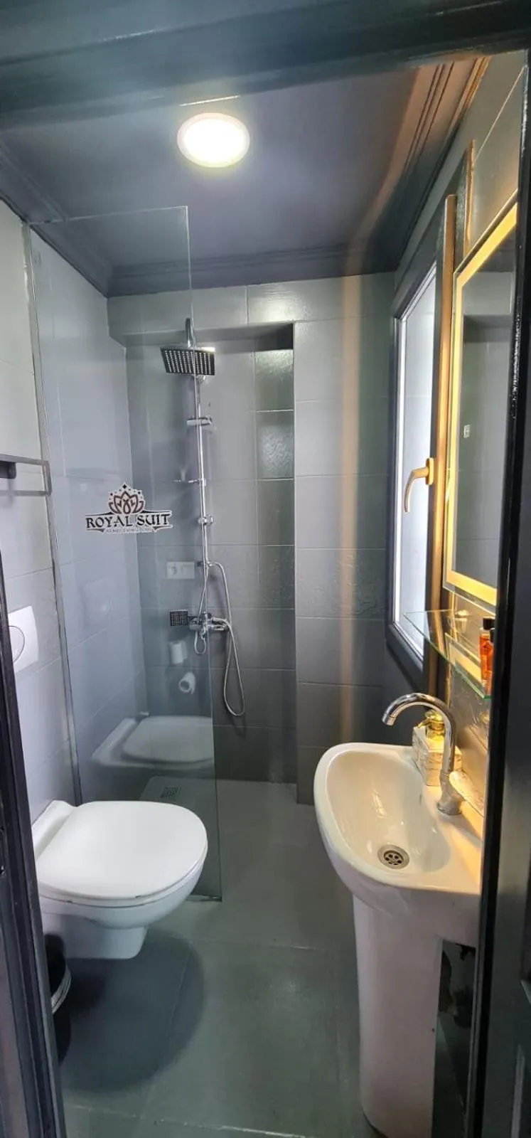 Toilet in Royal Suite Hotel