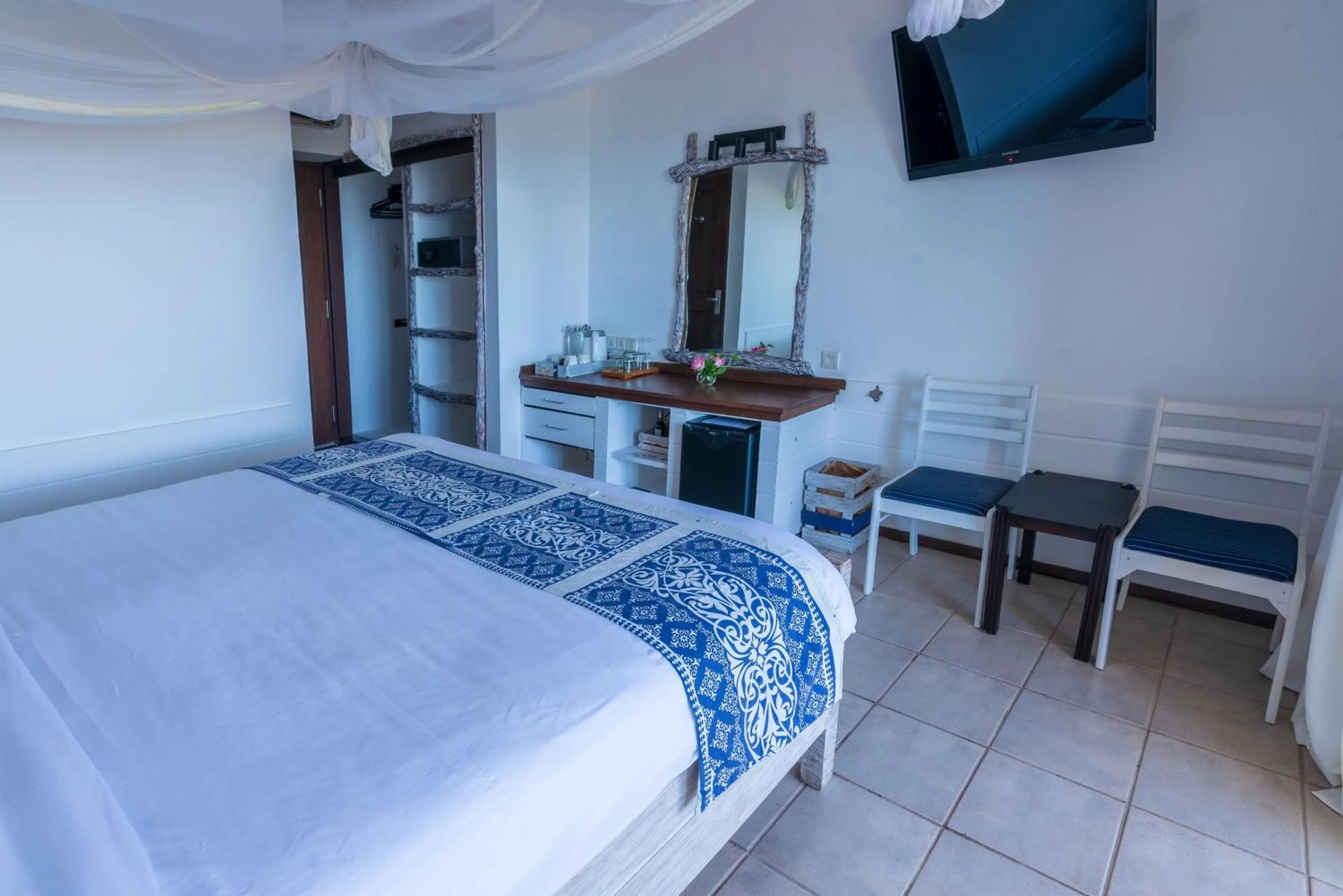 Bahari Beach Hotel