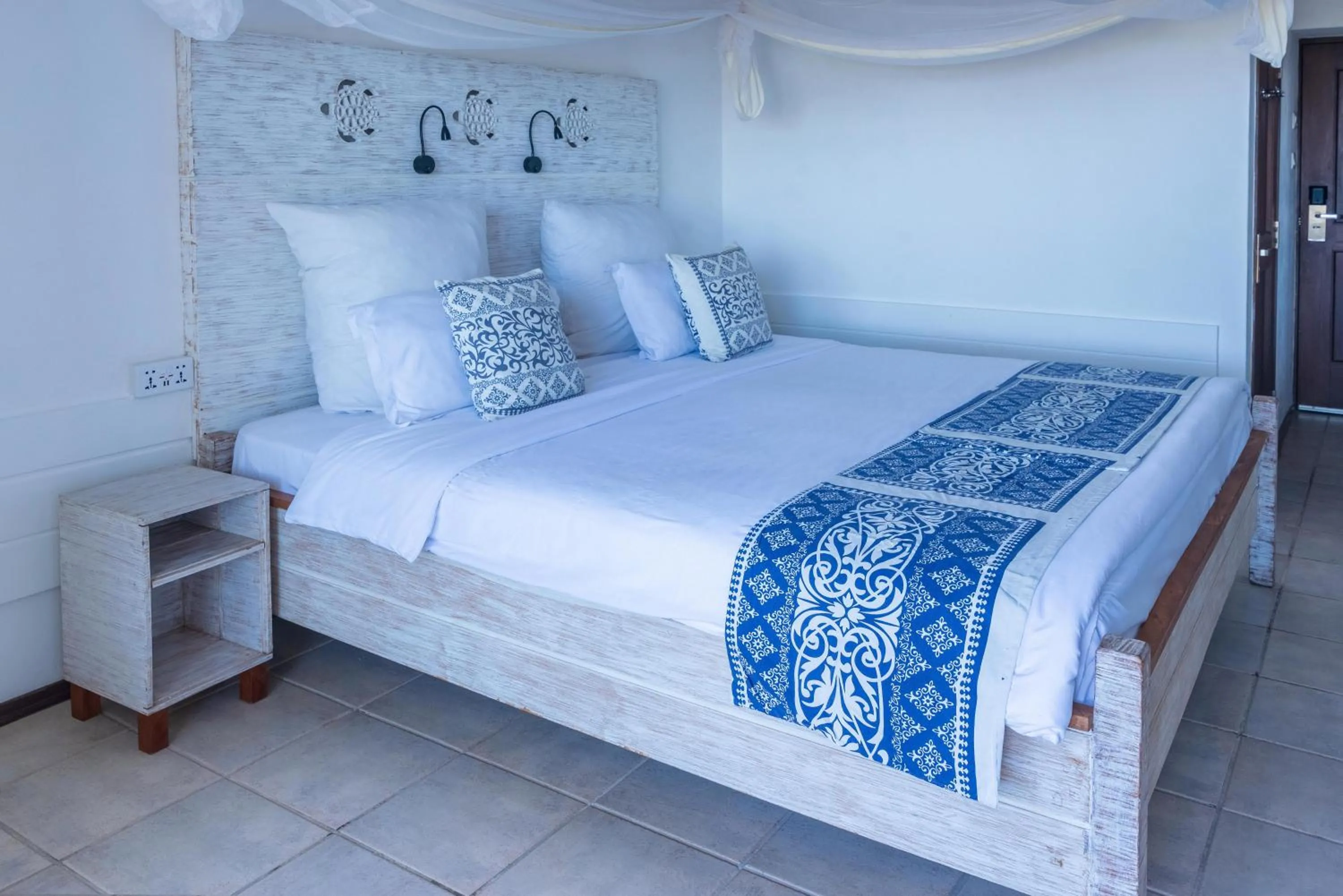 Bahari Beach Hotel