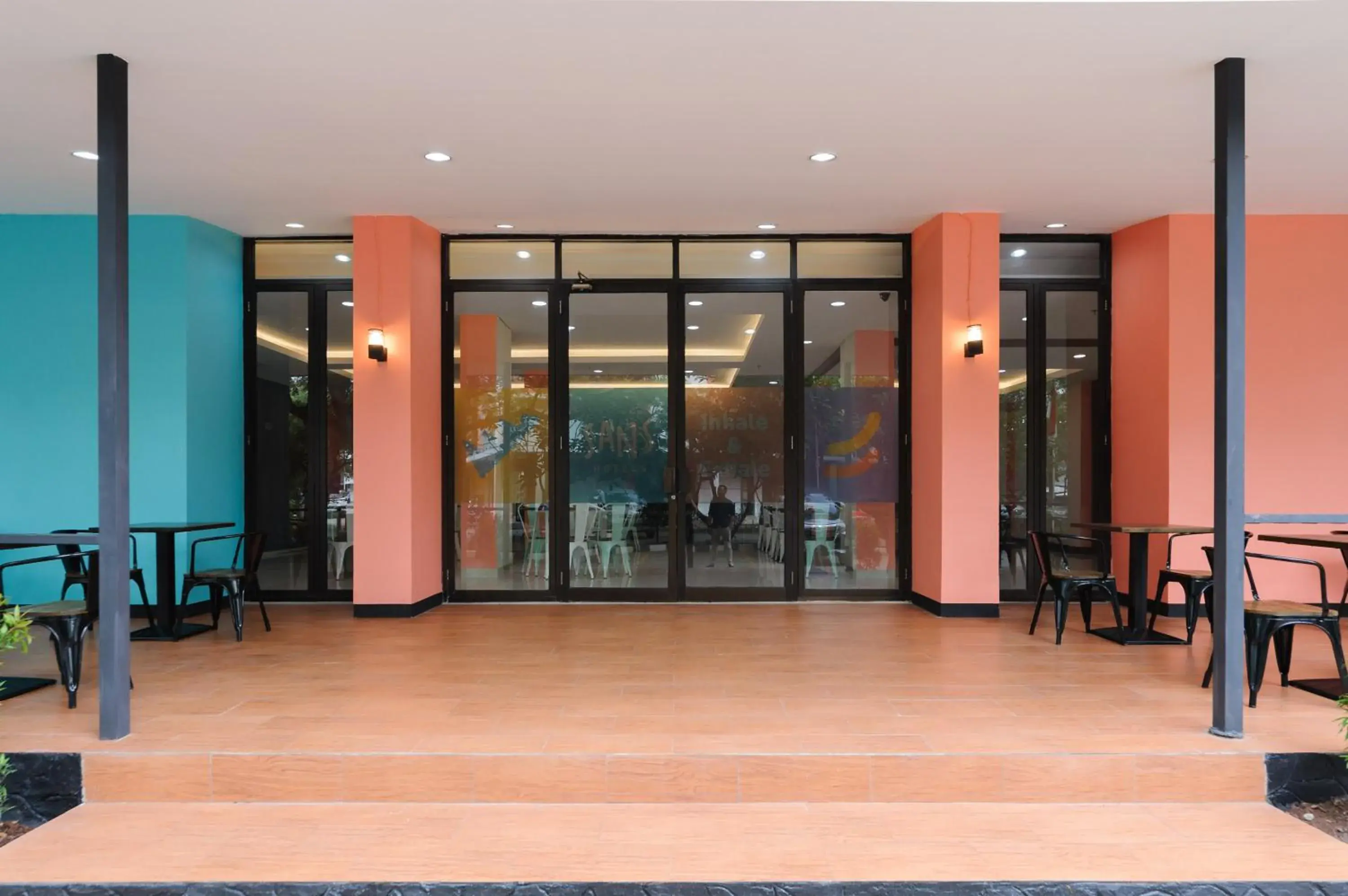 Facade/entrance in Sans Hotel The Green Bekasi by RedDoorz Facade/entrance in Sans Hotel The Green Bekasi by RedDoorz