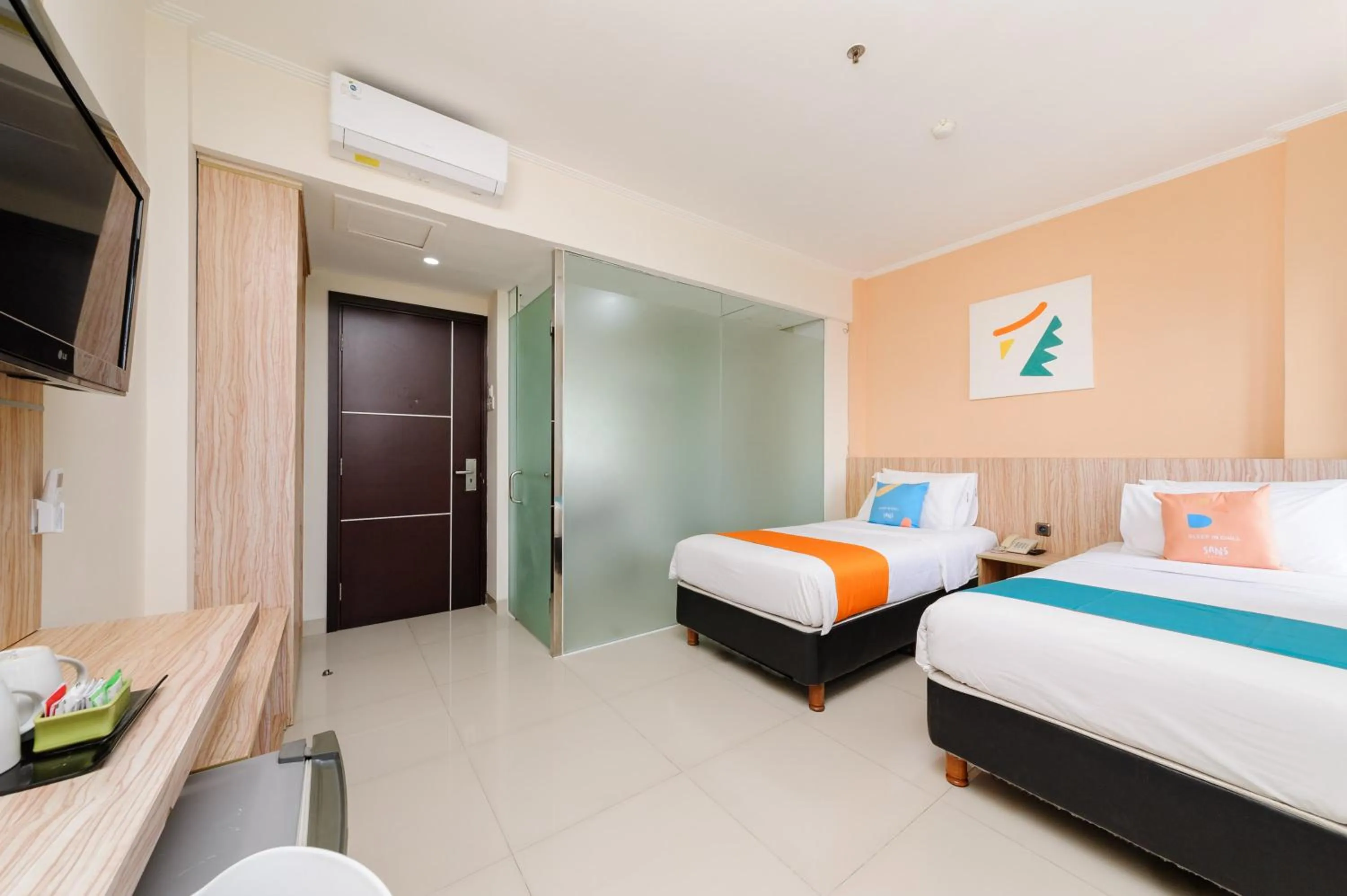 Bedroom, Bed in Sans Hotel The Green Bekasi by RedDoorz