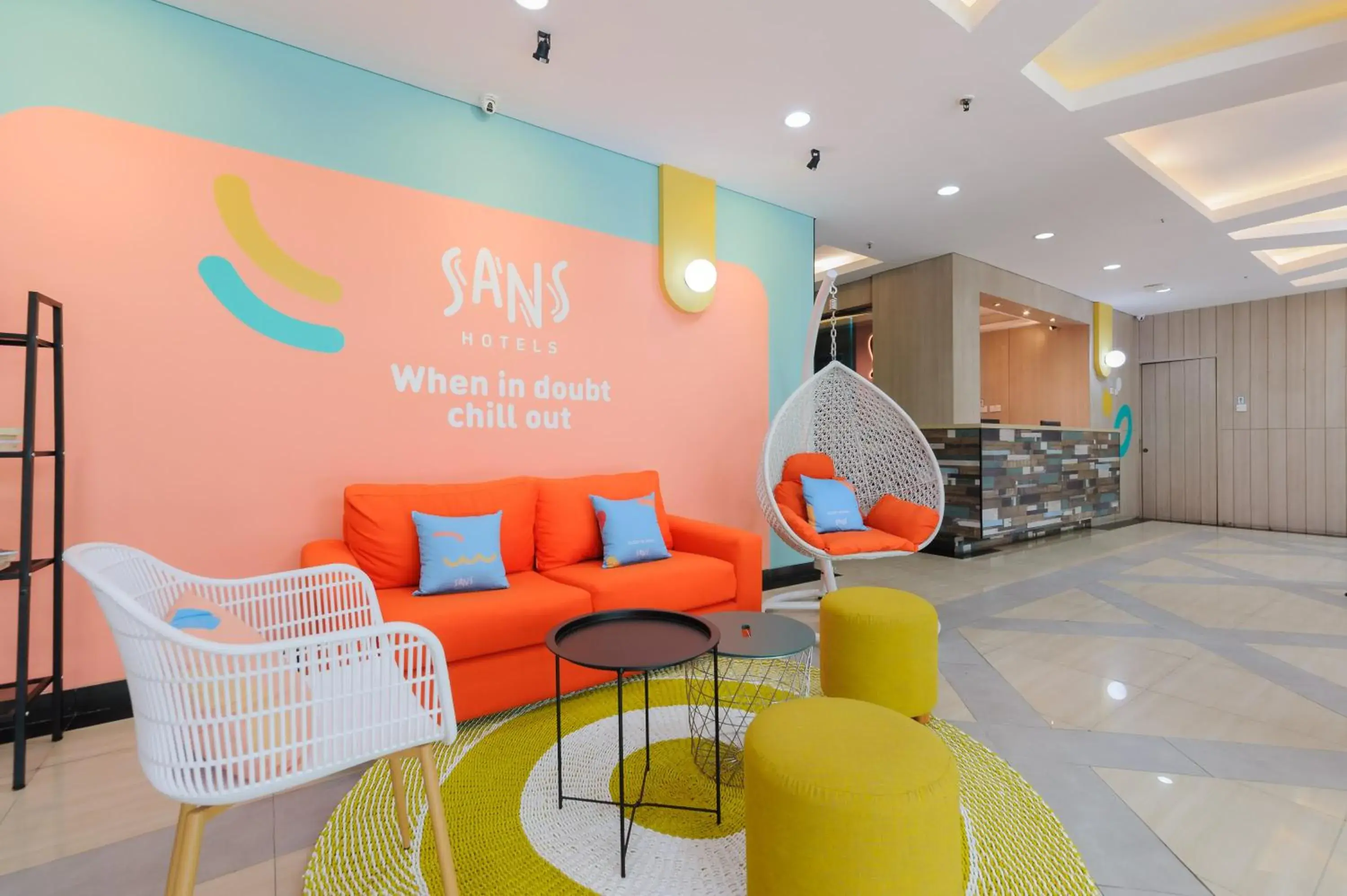 Lobby or reception in Sans Hotel The Green Bekasi by RedDoorz Lobby or reception in Sans Hotel The Green Bekasi by RedDoorz