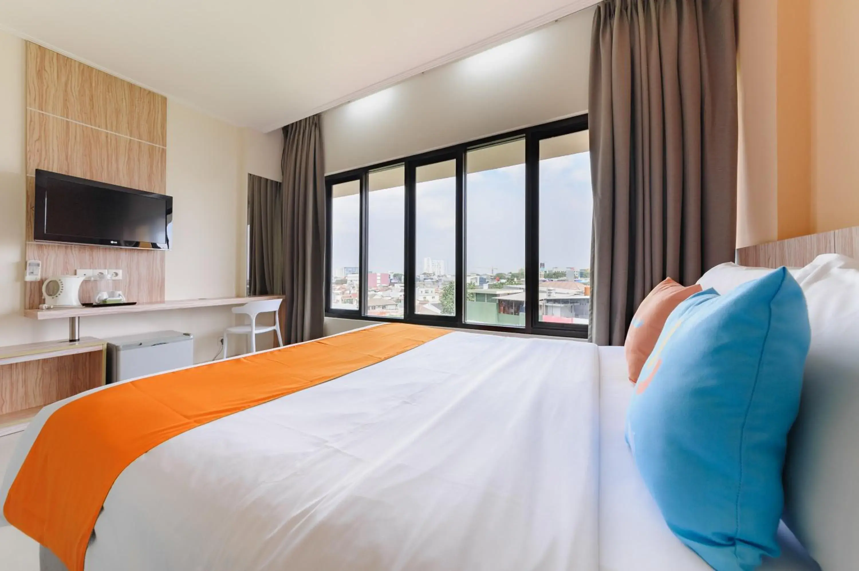 Bedroom, Bed in Sans Hotel The Green Bekasi by RedDoorz Bedroom, Bed in Sans Hotel The Green Bekasi by RedDoorz